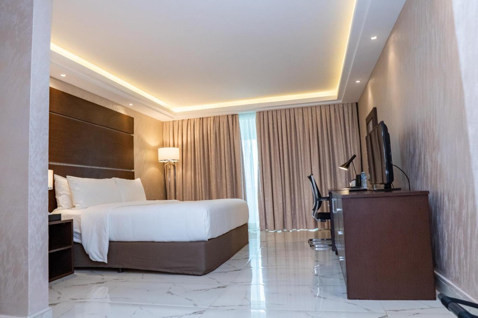 Deluxe King Room