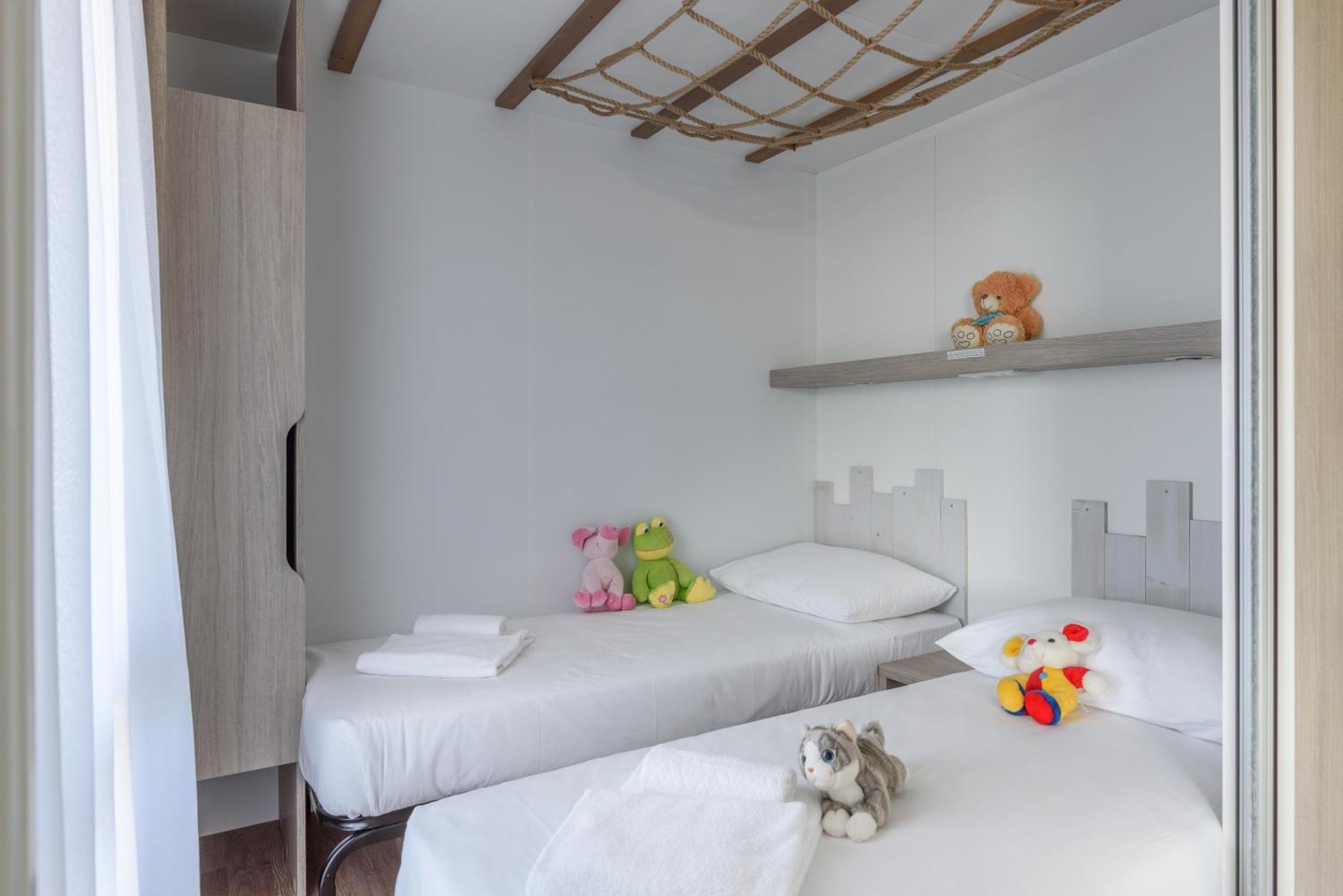 Superior Family Three-Bedroom Mobile Home,1706892996:JPEG