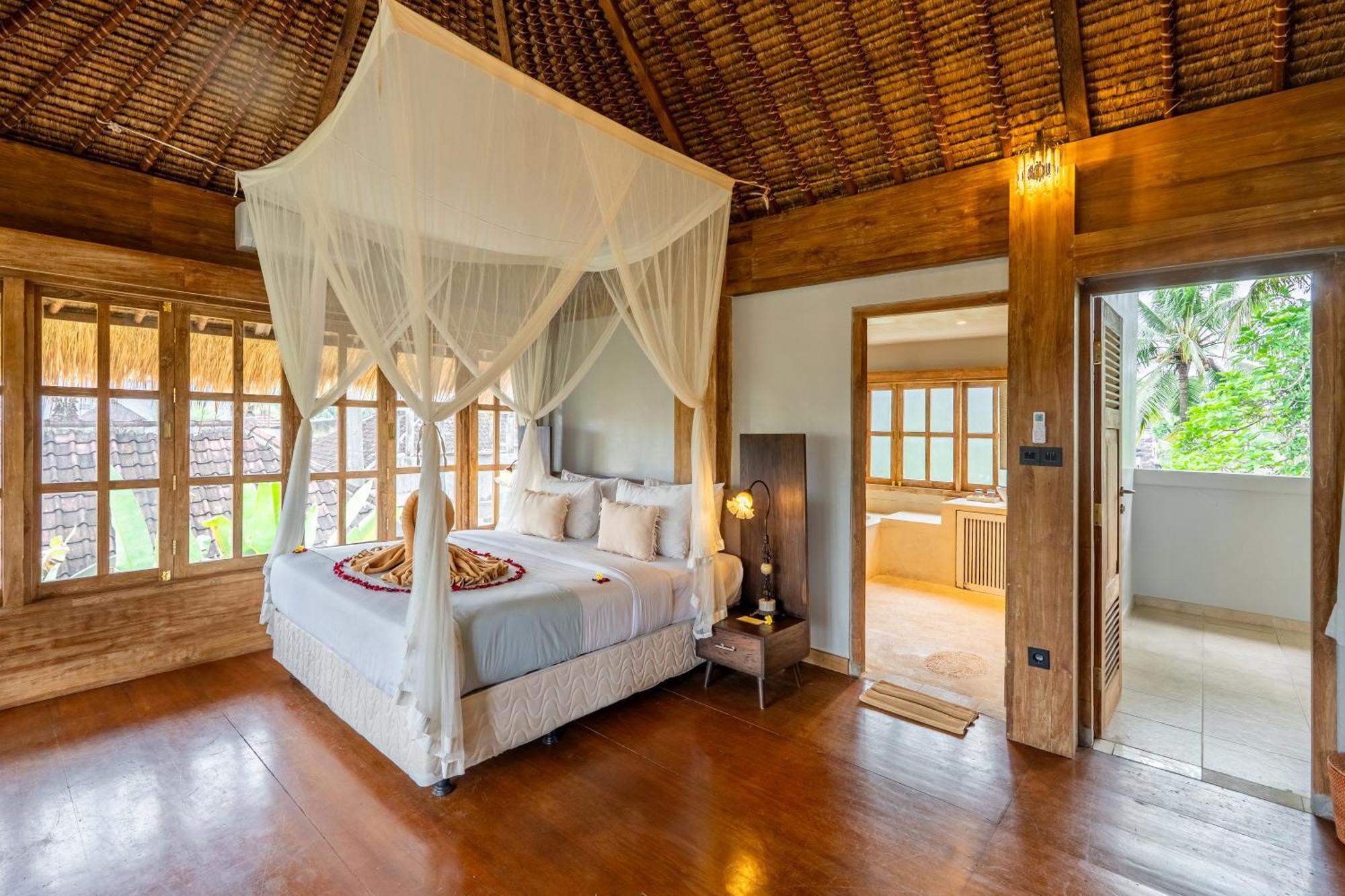 King Room with Pool View