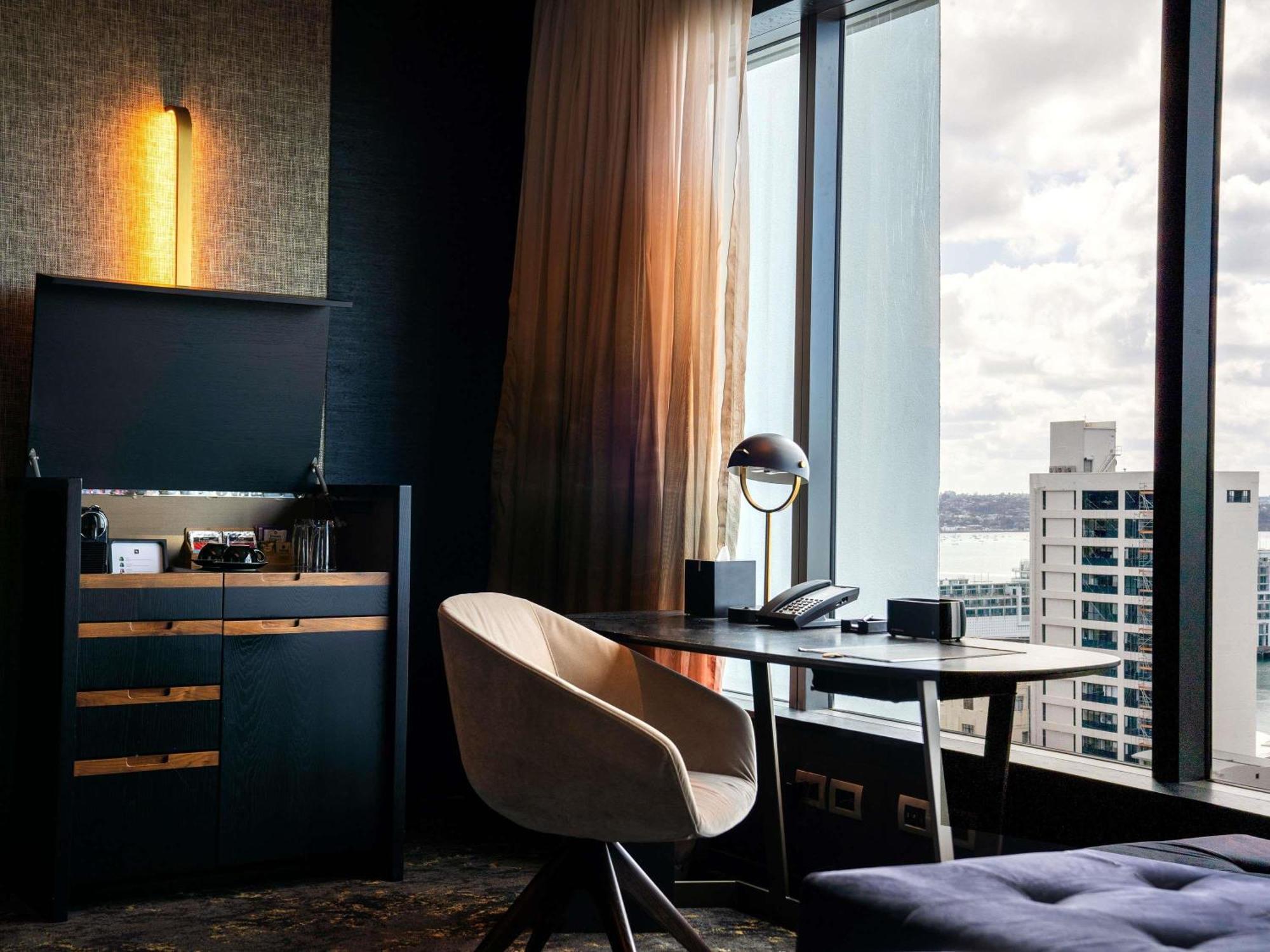 Loft King Suite with Club Signature Access,1714096751:JPEG