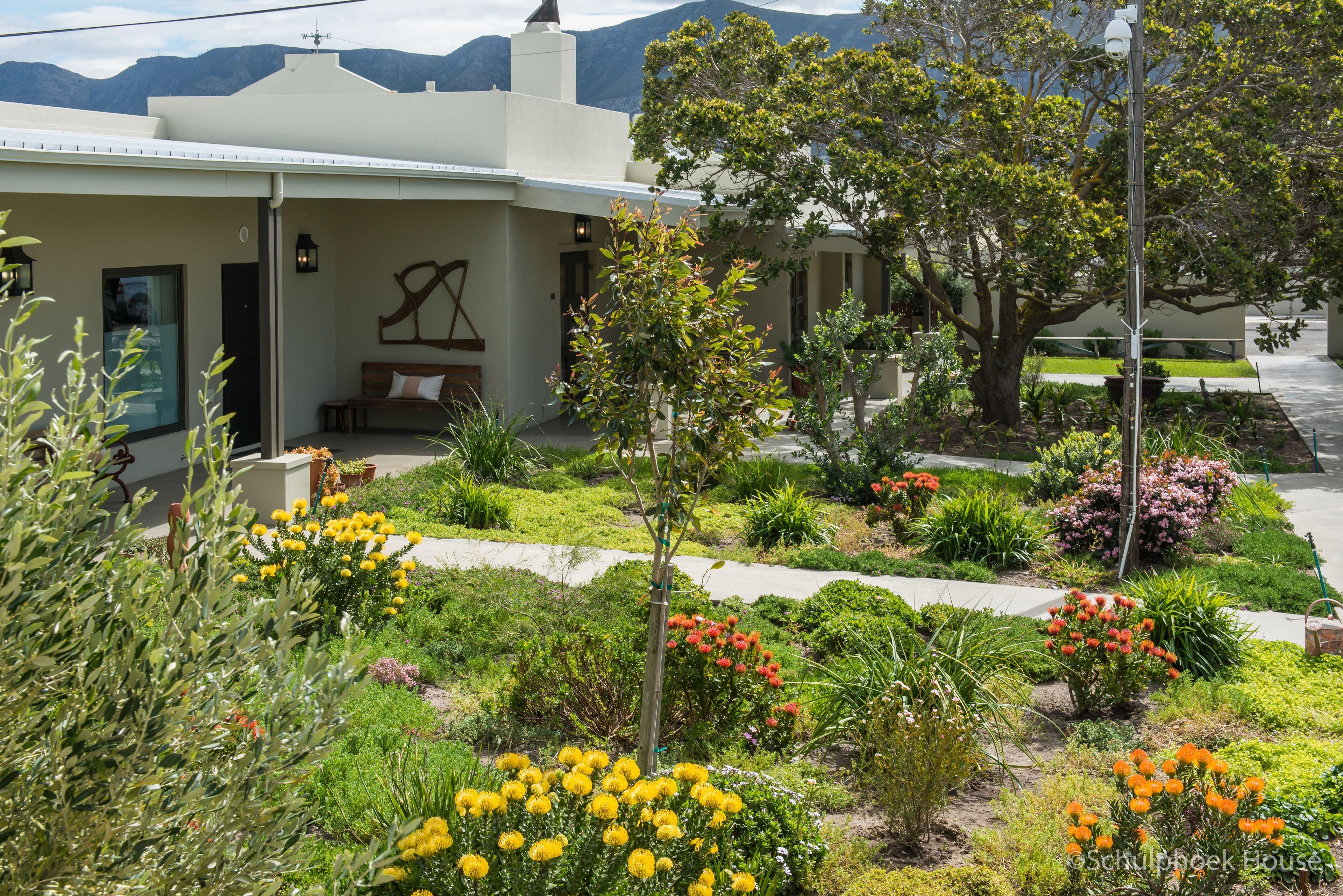 Standard Twin Room with Garden View