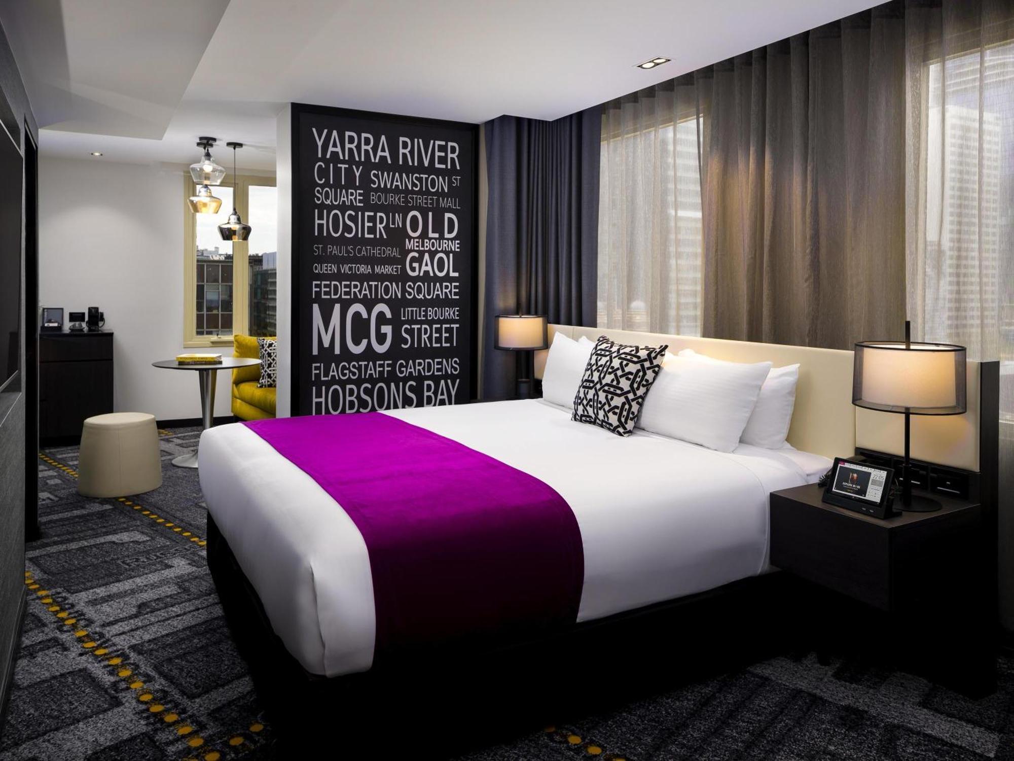 Premium Deluxe King Room with Lounge Access