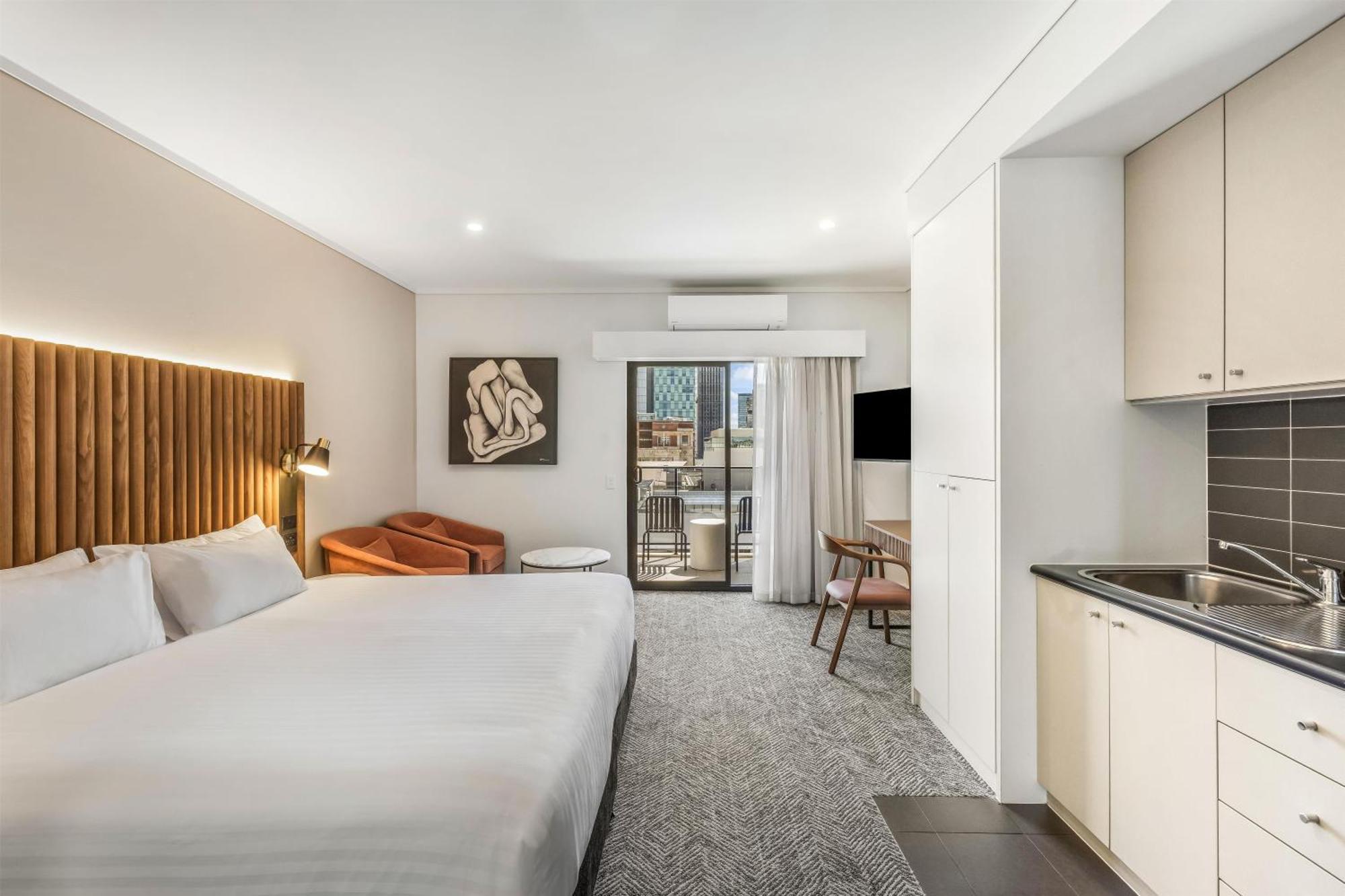 Studio Room,1717018259:JPEG