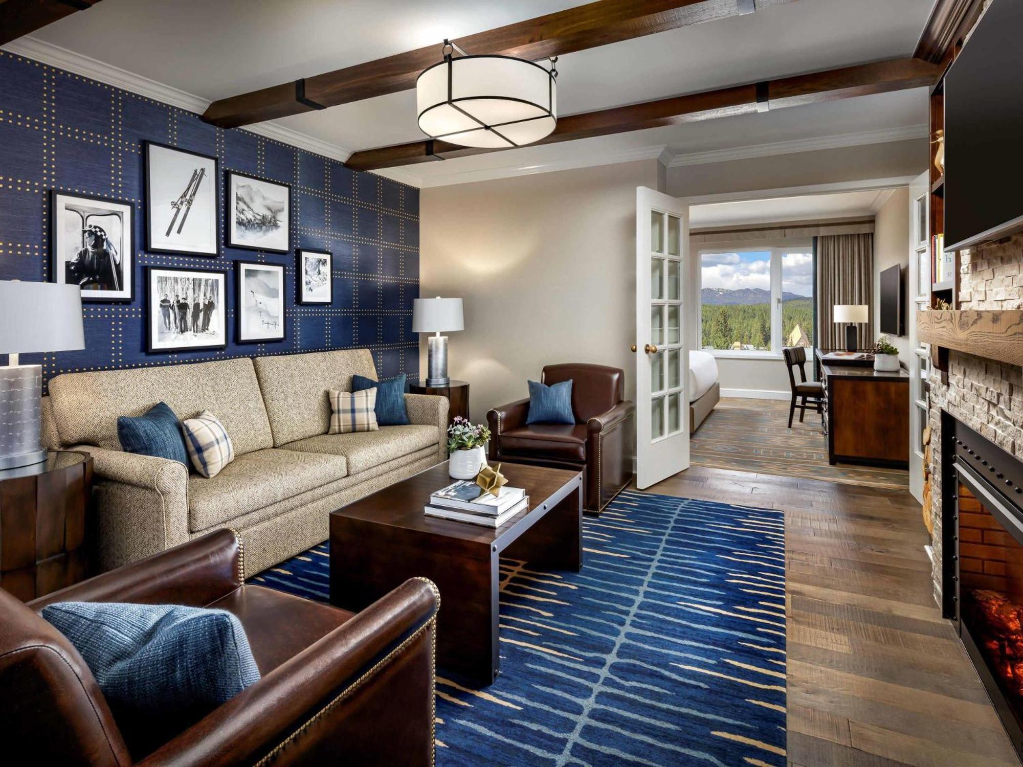 Junior King Suite with Sofa Bed and View,1717025140:JPEG