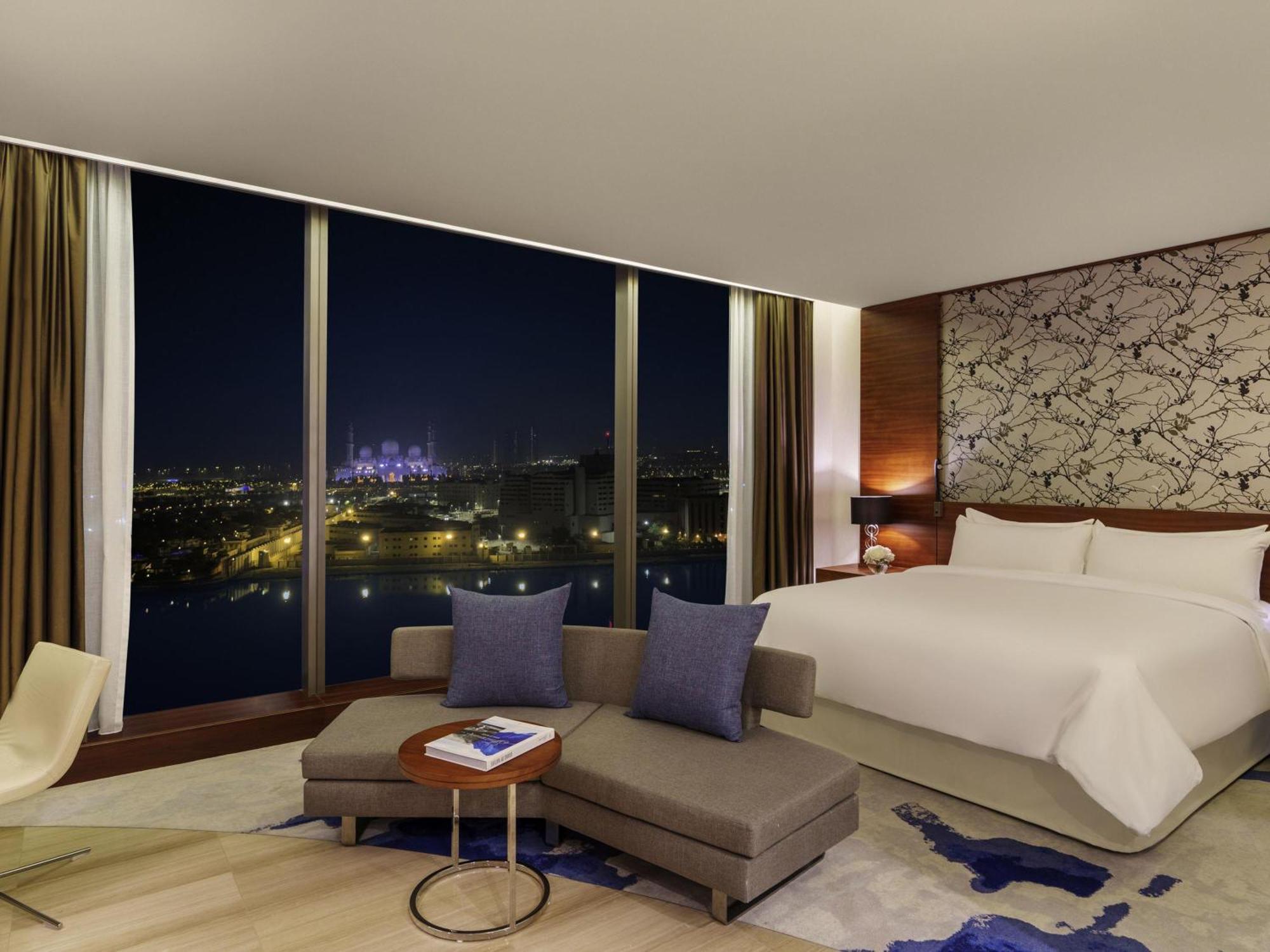Fairmont King Room with Creek View - Smoking