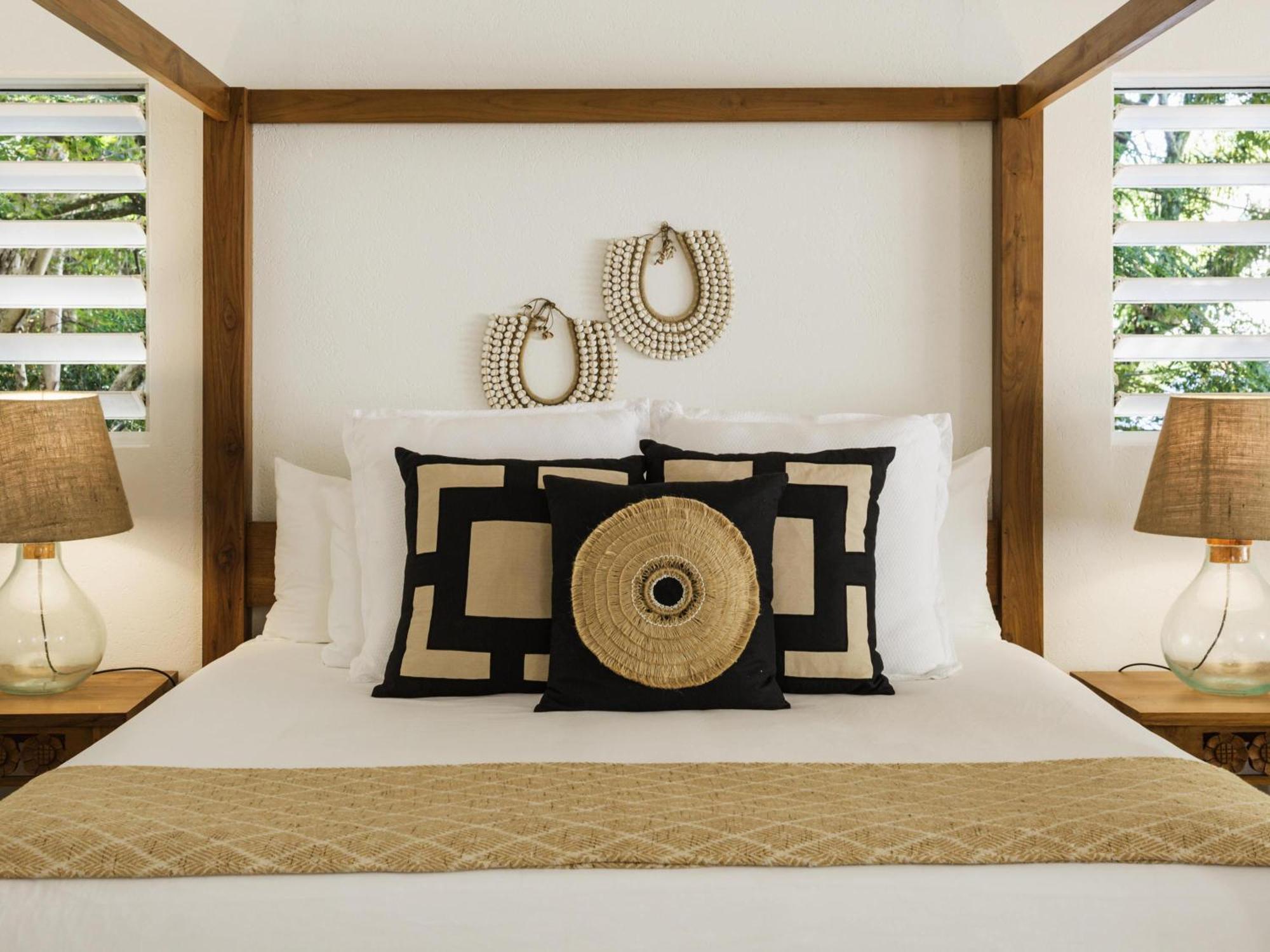 Verandah King Room with Outdoor Living, Pool and Garden View,1717028737:JPEG