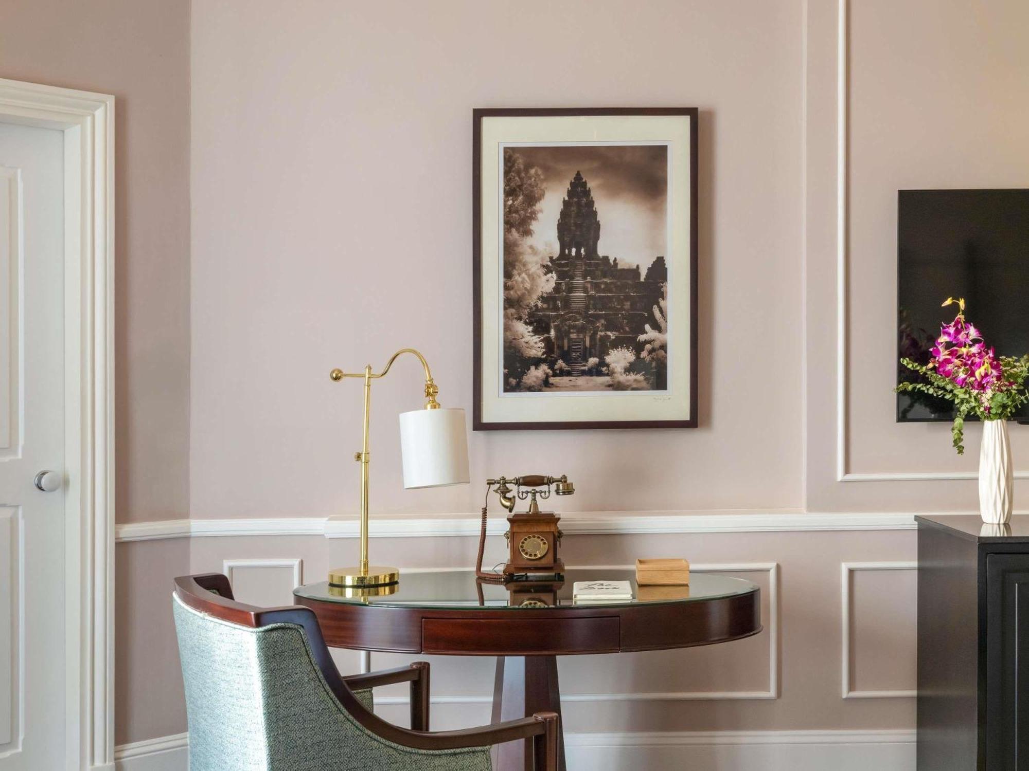 Landmark Room King Bed Garden View,1717031986:JPEG