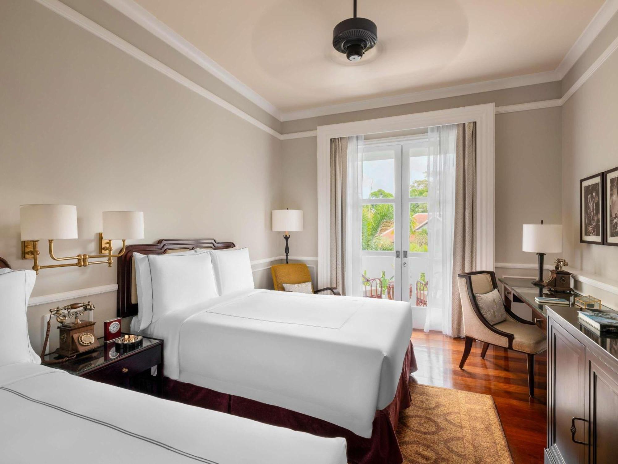 State Twin Room with Pool View
