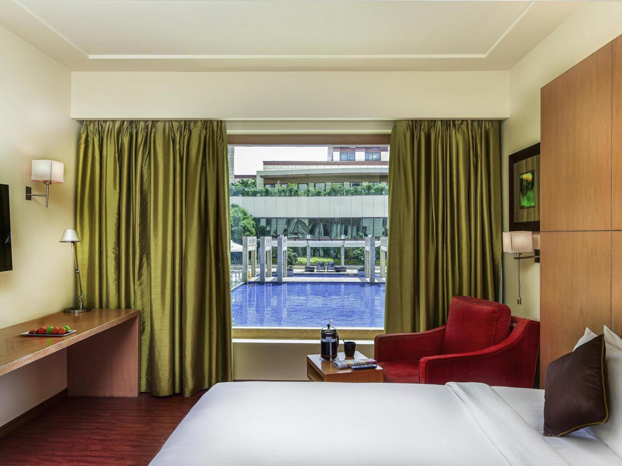 Superior King Bed with Pool View