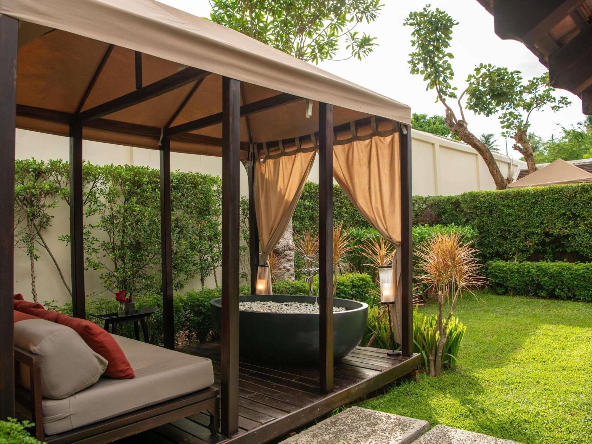 Garden King Suite