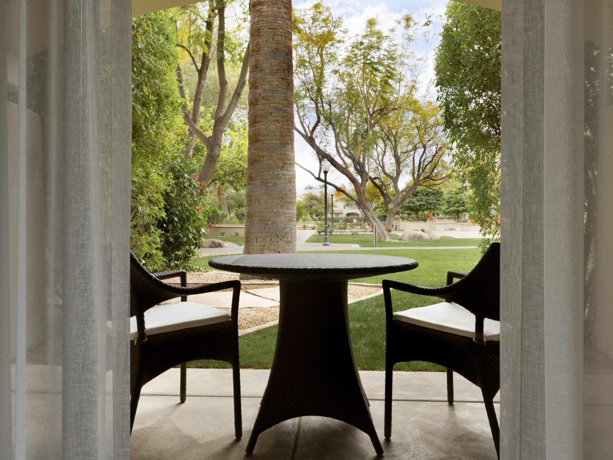 Fairmont King Room with Roll-In Shower and Patio or Balcony - Mobility Accessible,1730058654:JPEG