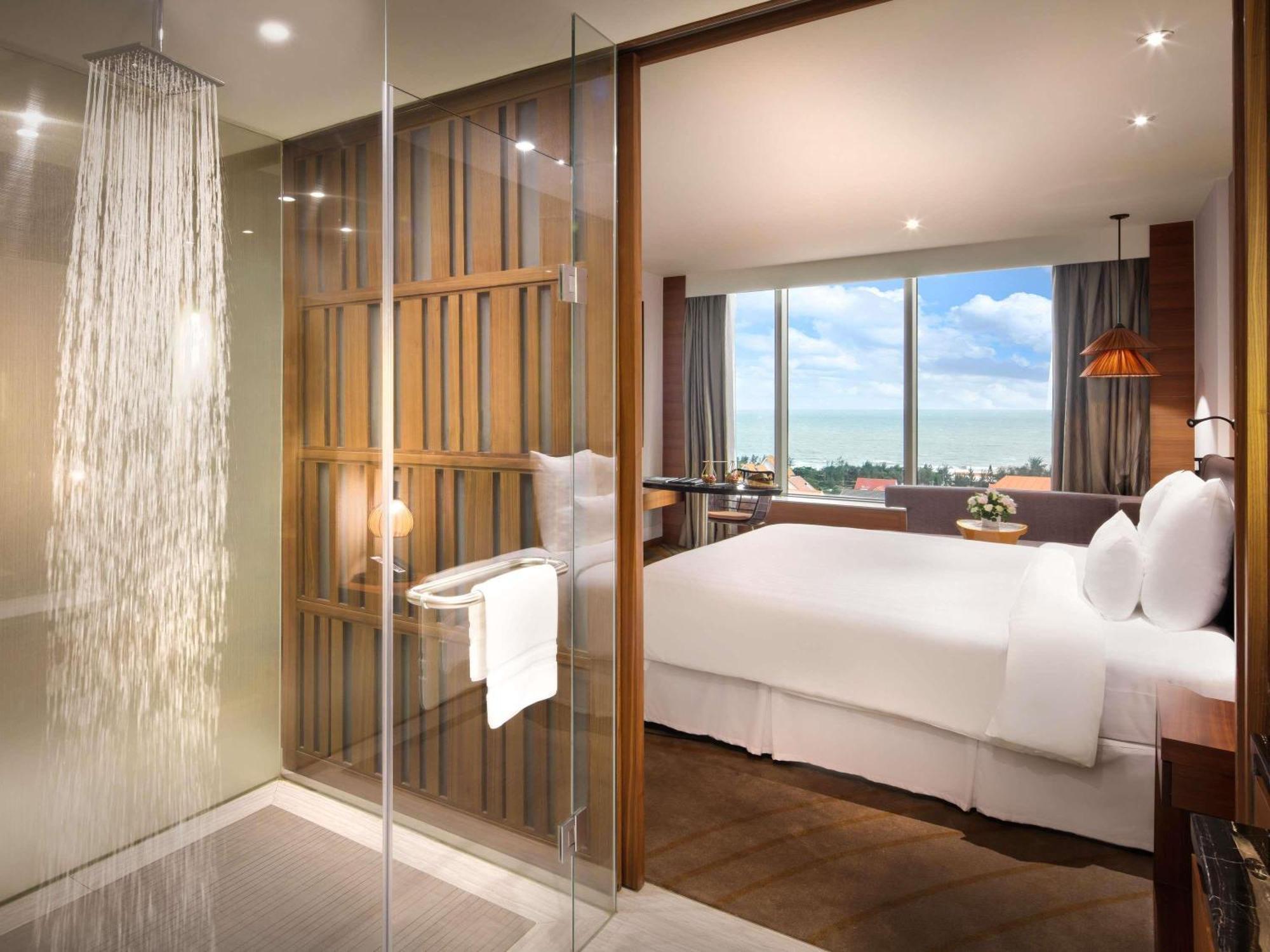 Deluxe King Room with Sea View,1717112092:JPEG