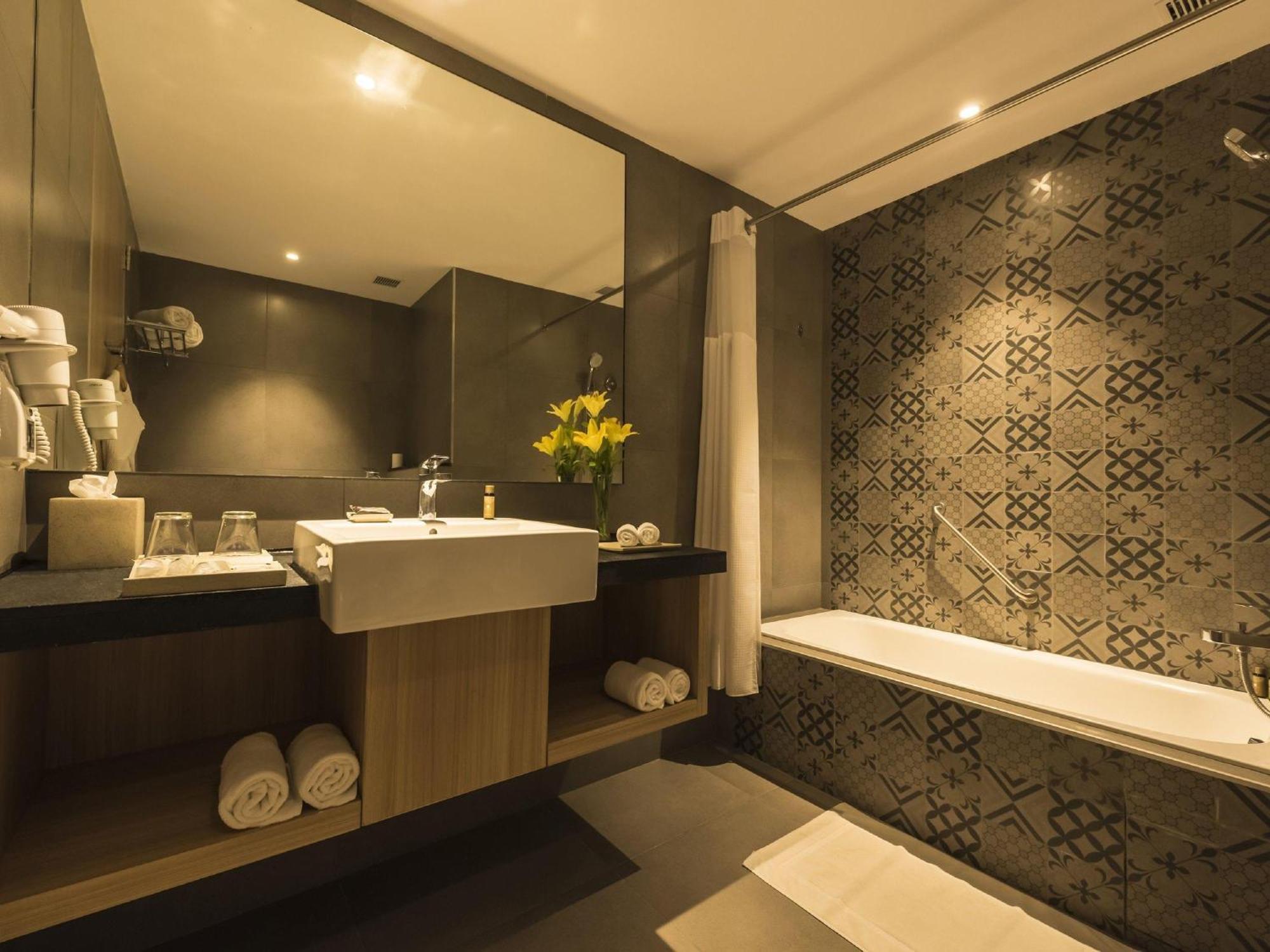 Studio Suite With Balcony with Complimentary Indian afternoon Tea @Alfresco  ,20% off on Food & Soft Beverage & SPA, Early Check-in & Late Check-out (Subject to Availability) and Happy Hours 1+1 on IMFL at Silk Bar/Galleria