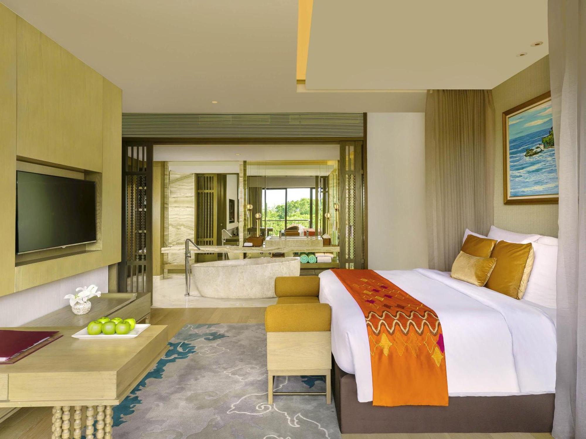 Pool Suite