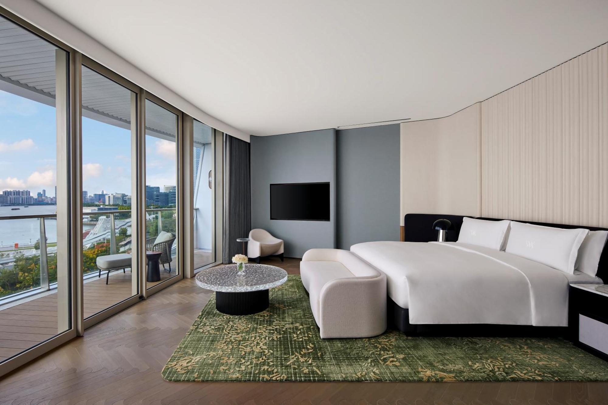 King Room with Panoramic River View