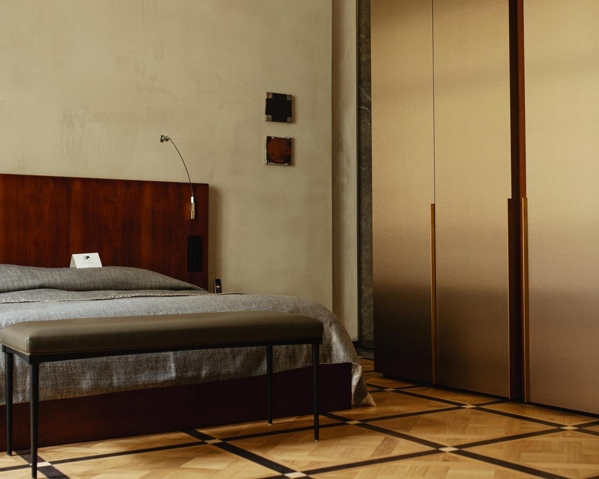 Double Room,1742580552:JPEG