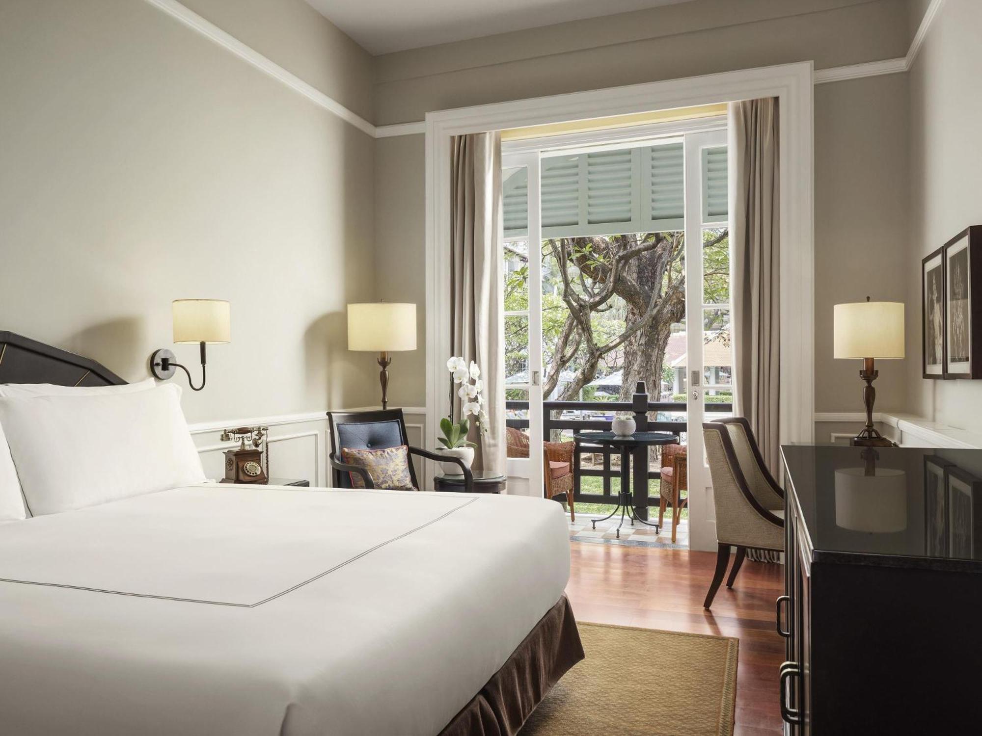 State King Room with Pool View
