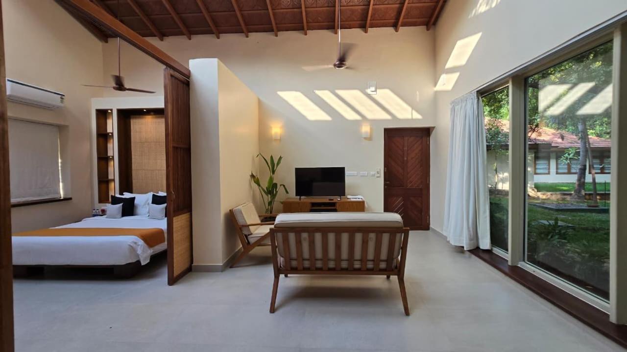 Family sky view Bungalow,1722950422:JPEG