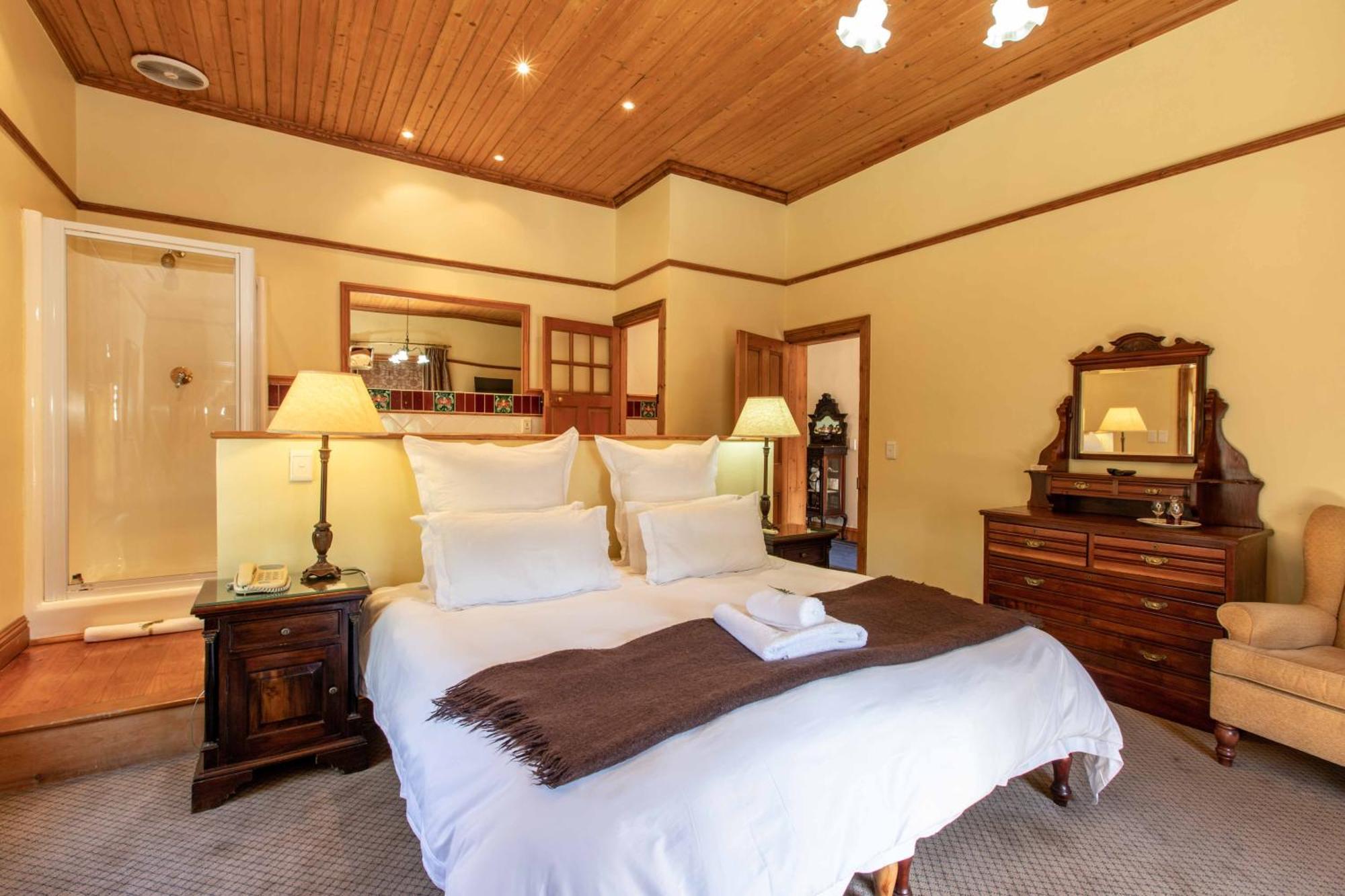 Luxury King Room