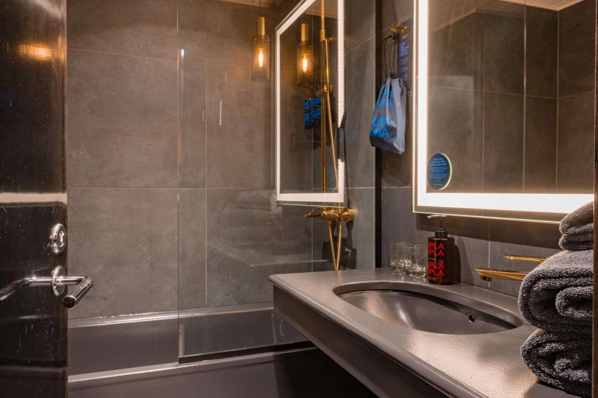 Superior King Room with Sauna