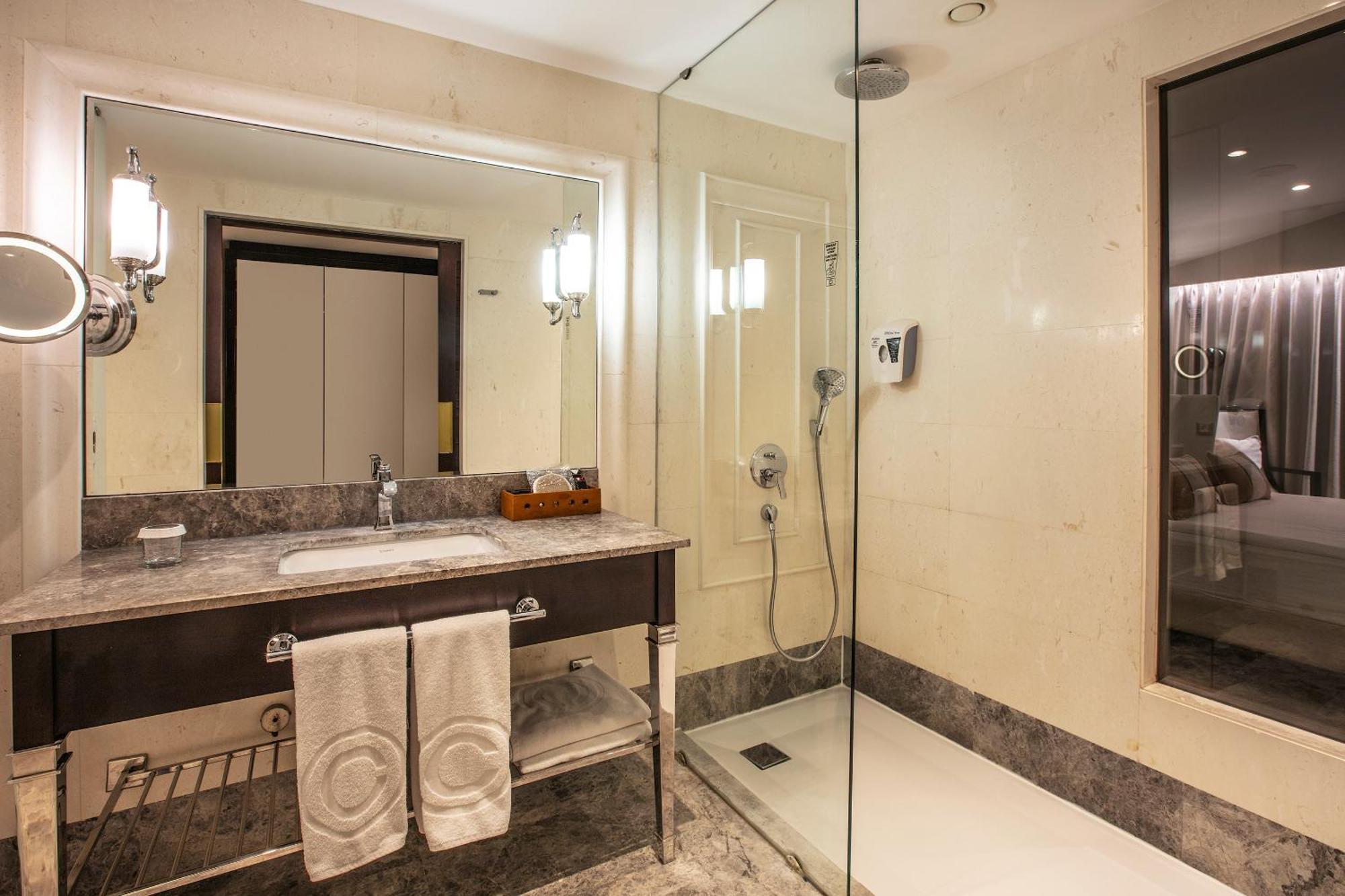 Superior Double or Twin Room with City View,1730040358:JPEG