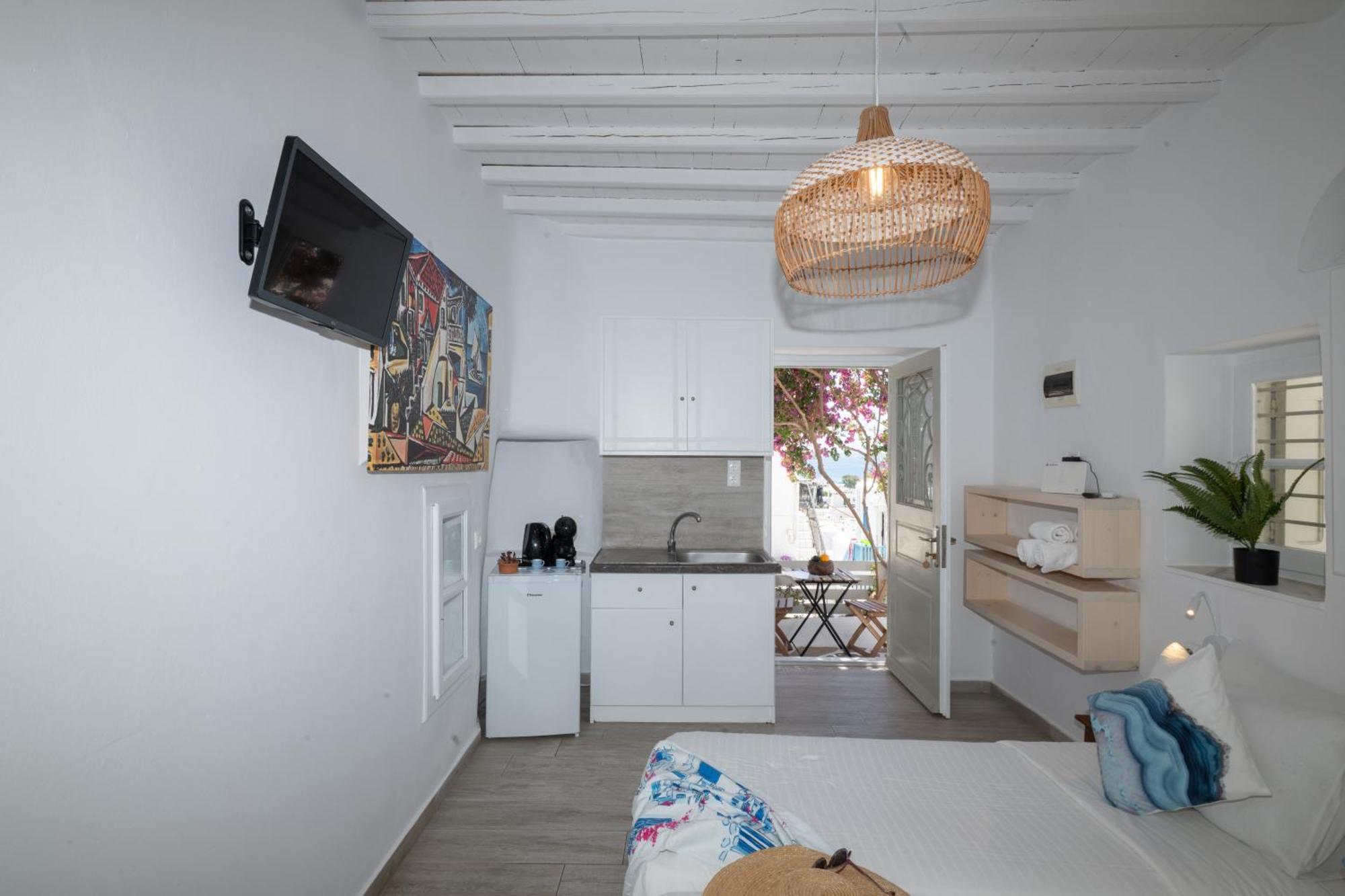 Double or Twin Room with Partial Sea View