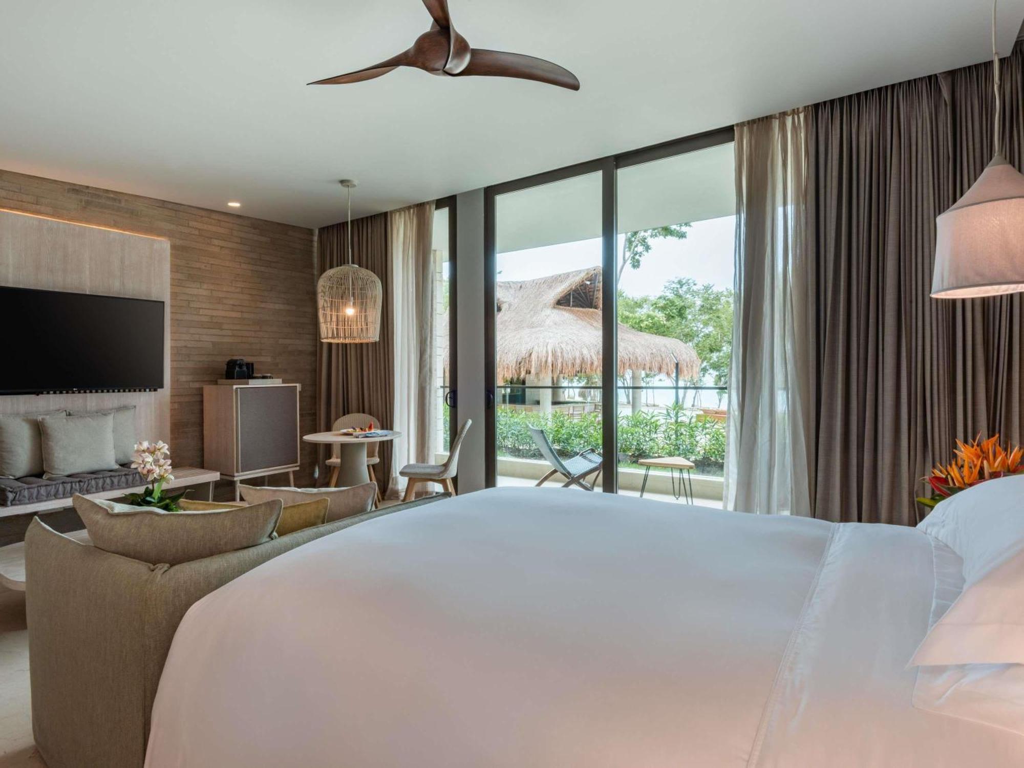 Junior Twin Suite - Beach Front