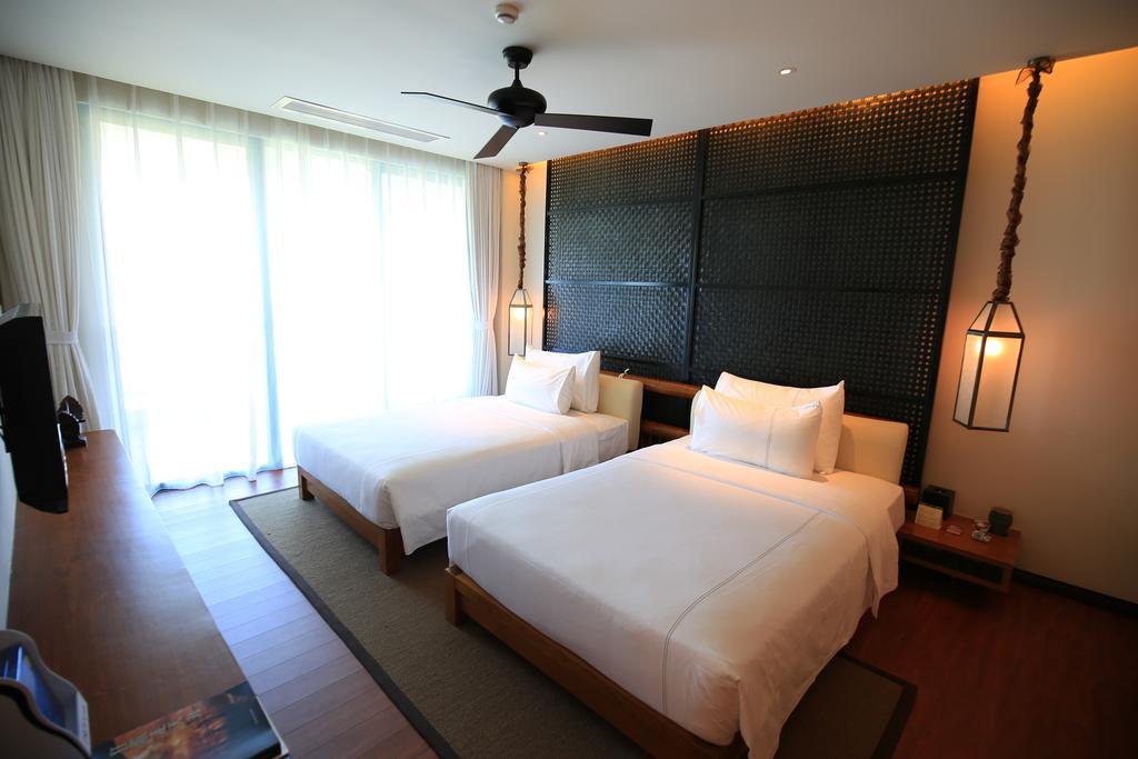 One-Bedroom Superior Suite with Ocean View
