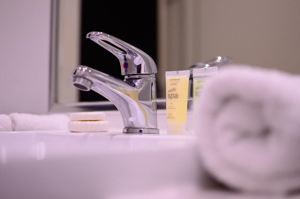 One-Bedroom Apartment,1219848211:JPEG