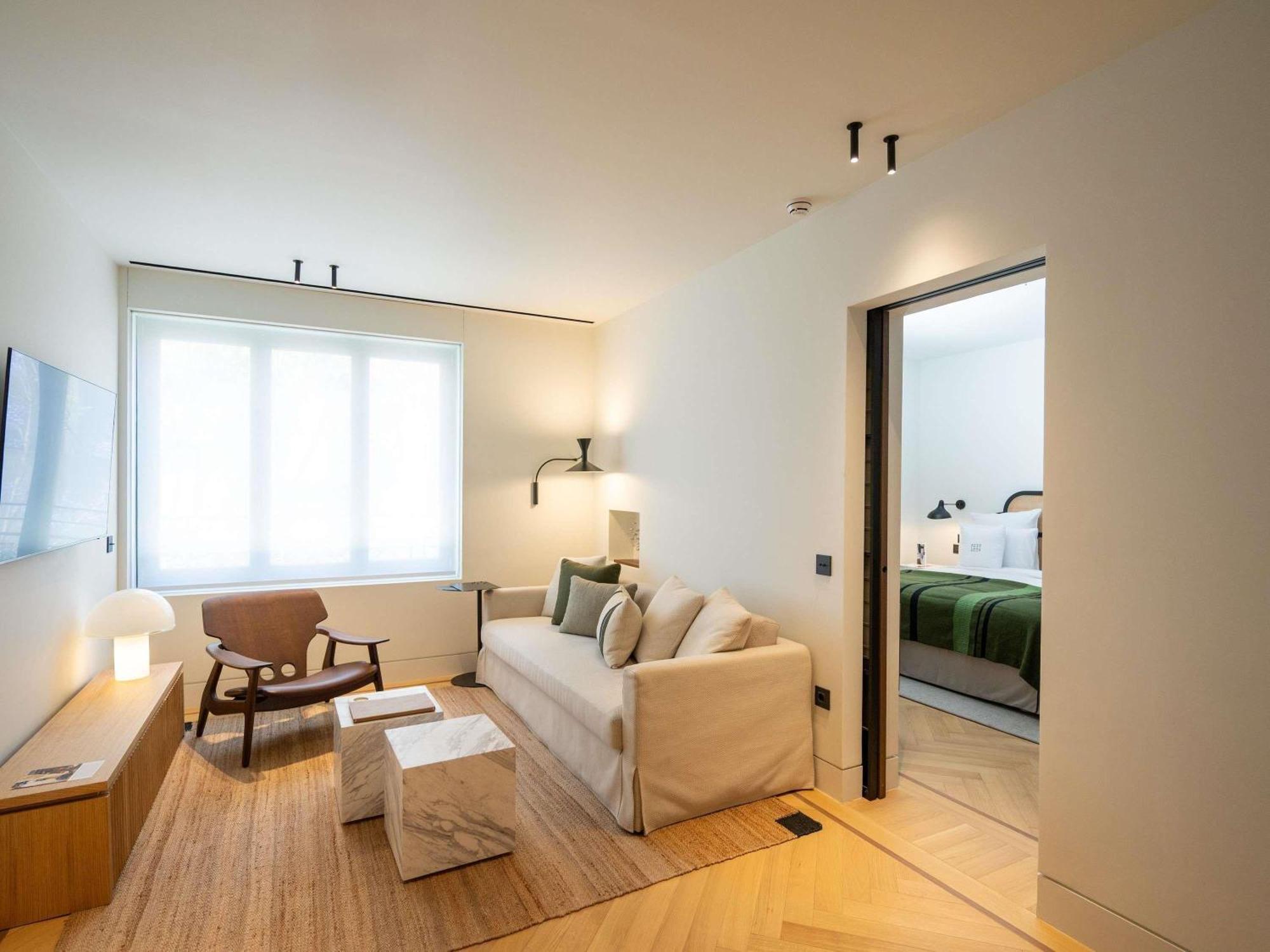 Executive Suite with One King Bed and Two Twin Beds