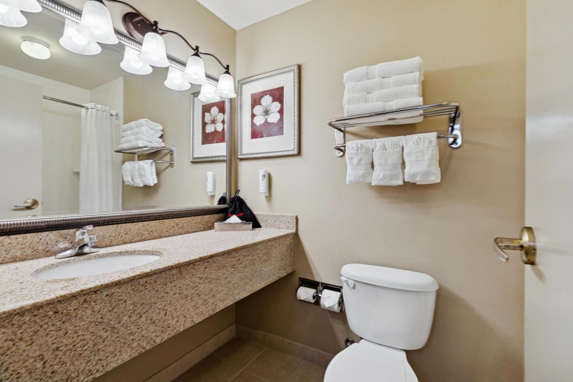 One-Bedroom Suite with Two Queen Beds and Sofa Bed - Non-Smoking