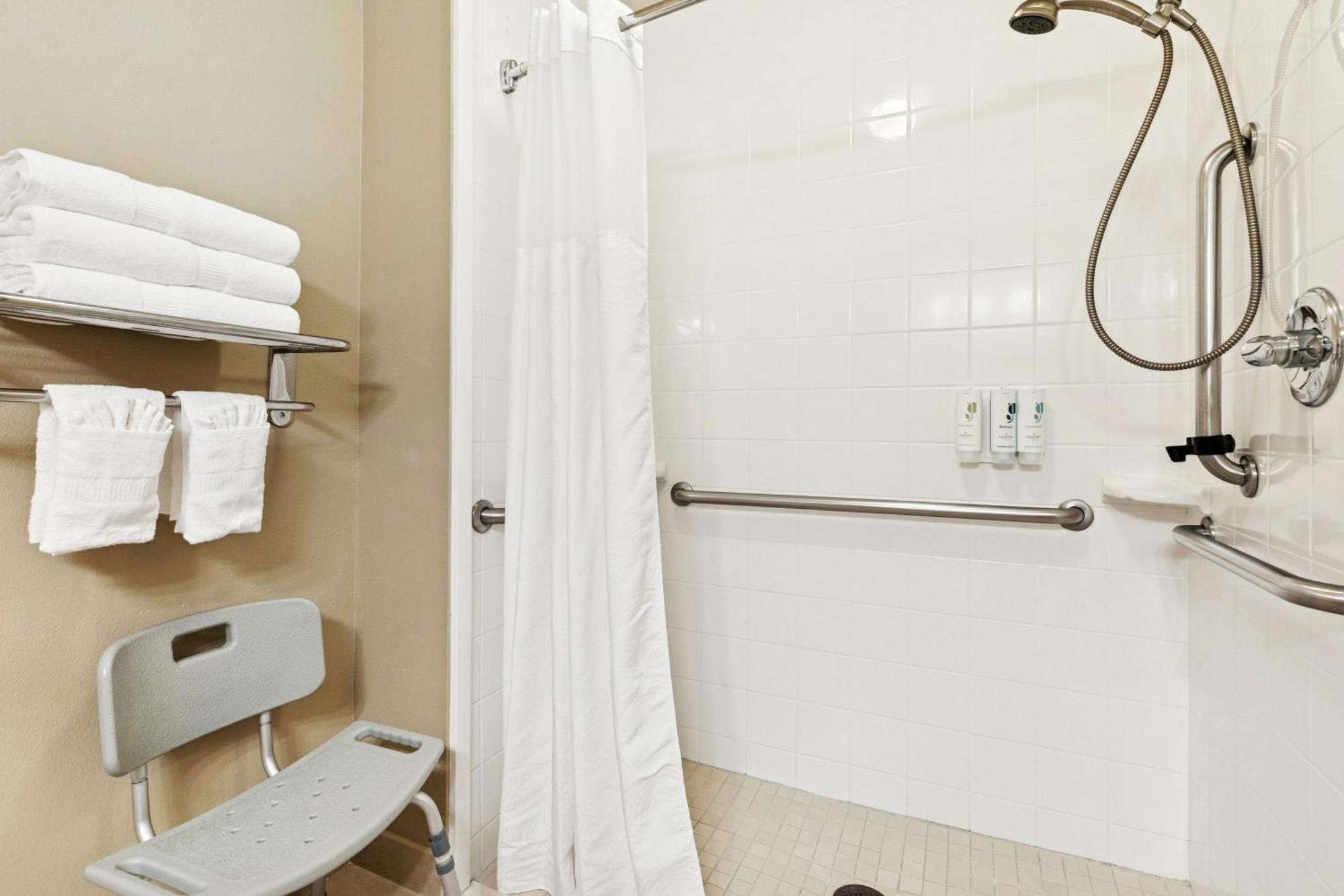 King Room with Roll-in Shower - Disability Access/Non-Smoking