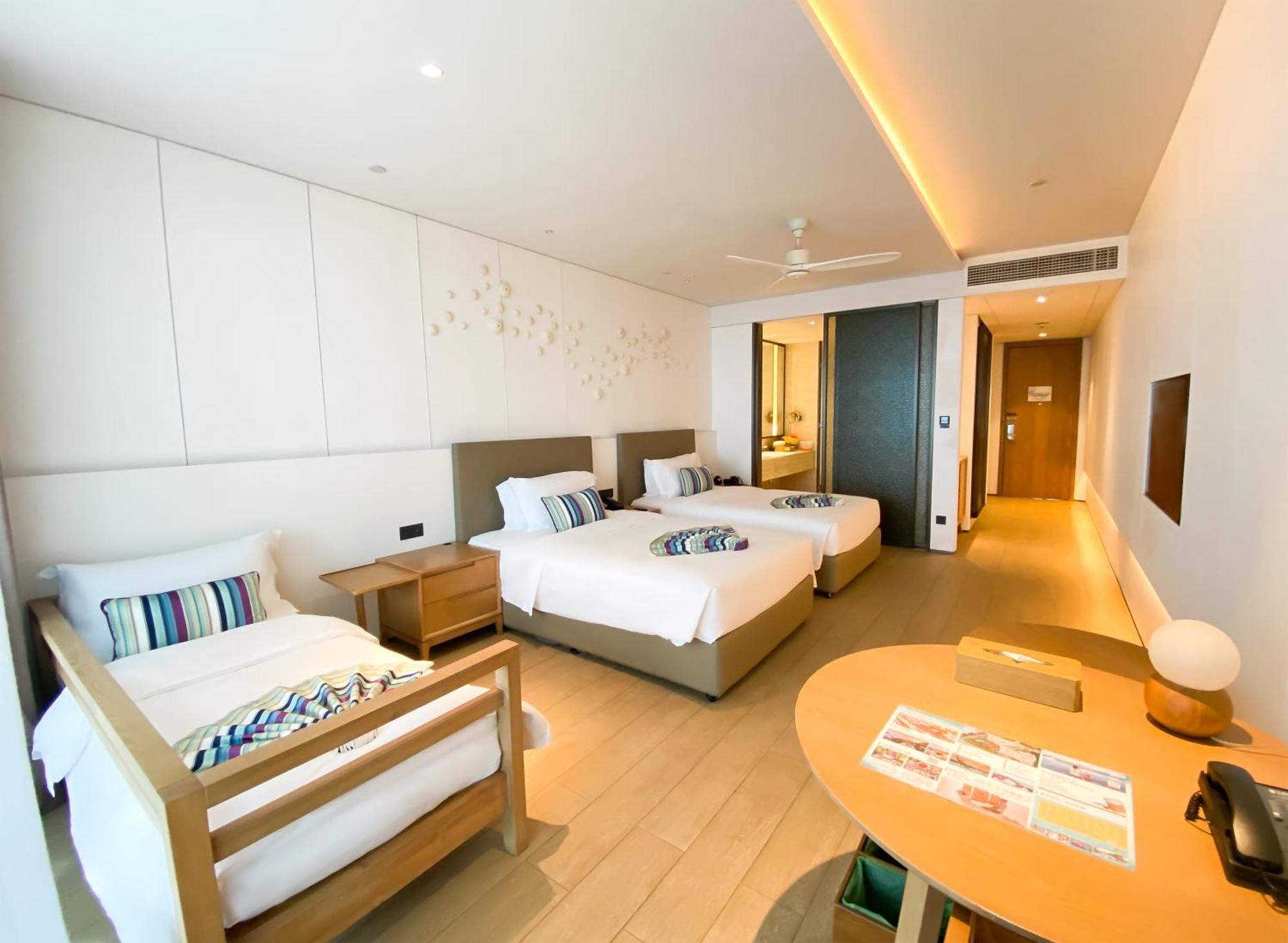 Triple Room with Sea View