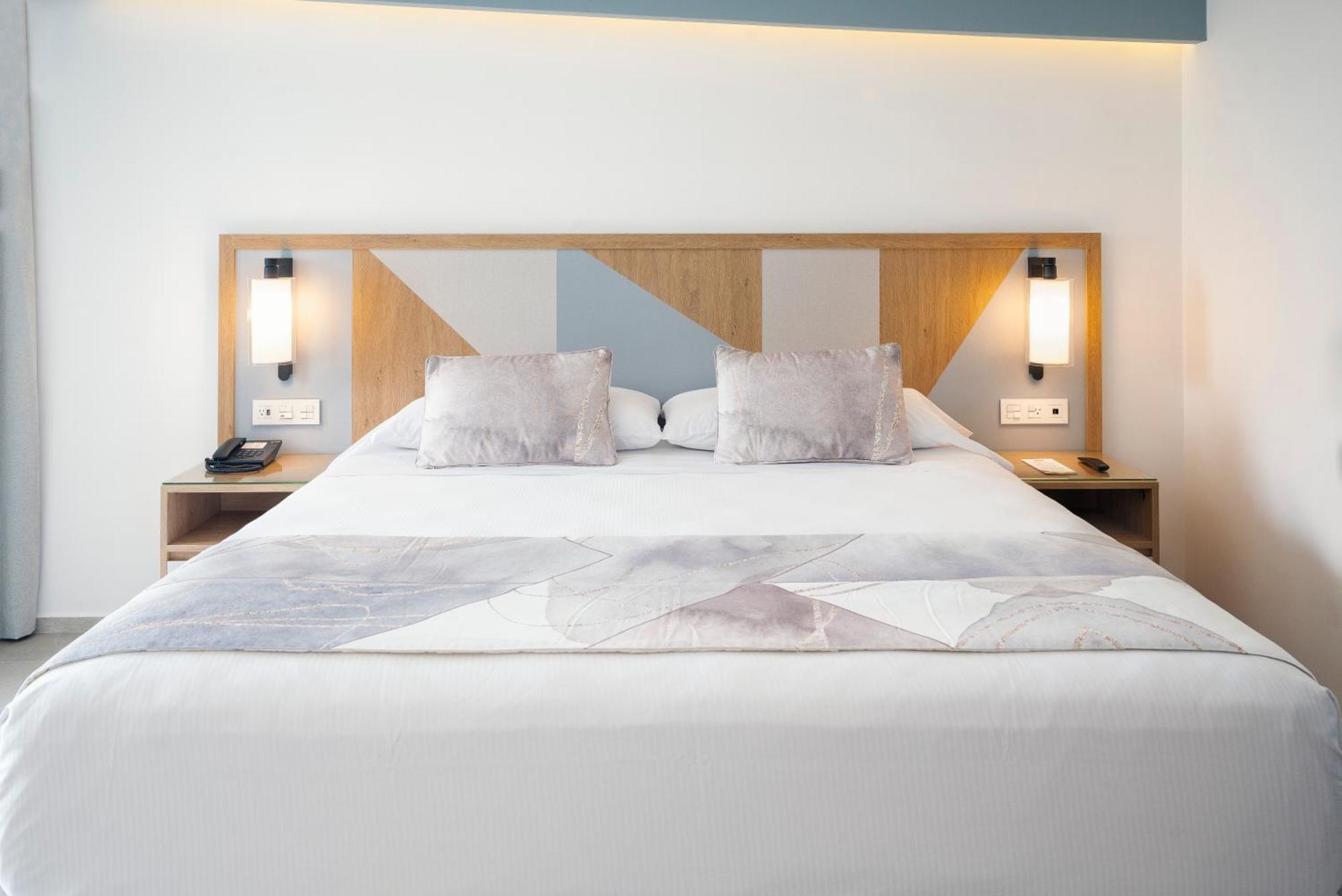 Double Room Ocean View,1740709881:JPEG