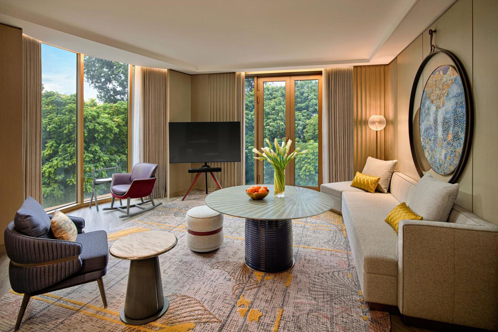 One-Bedroom Signature Gold Suite King - High Floor with Lounge Access