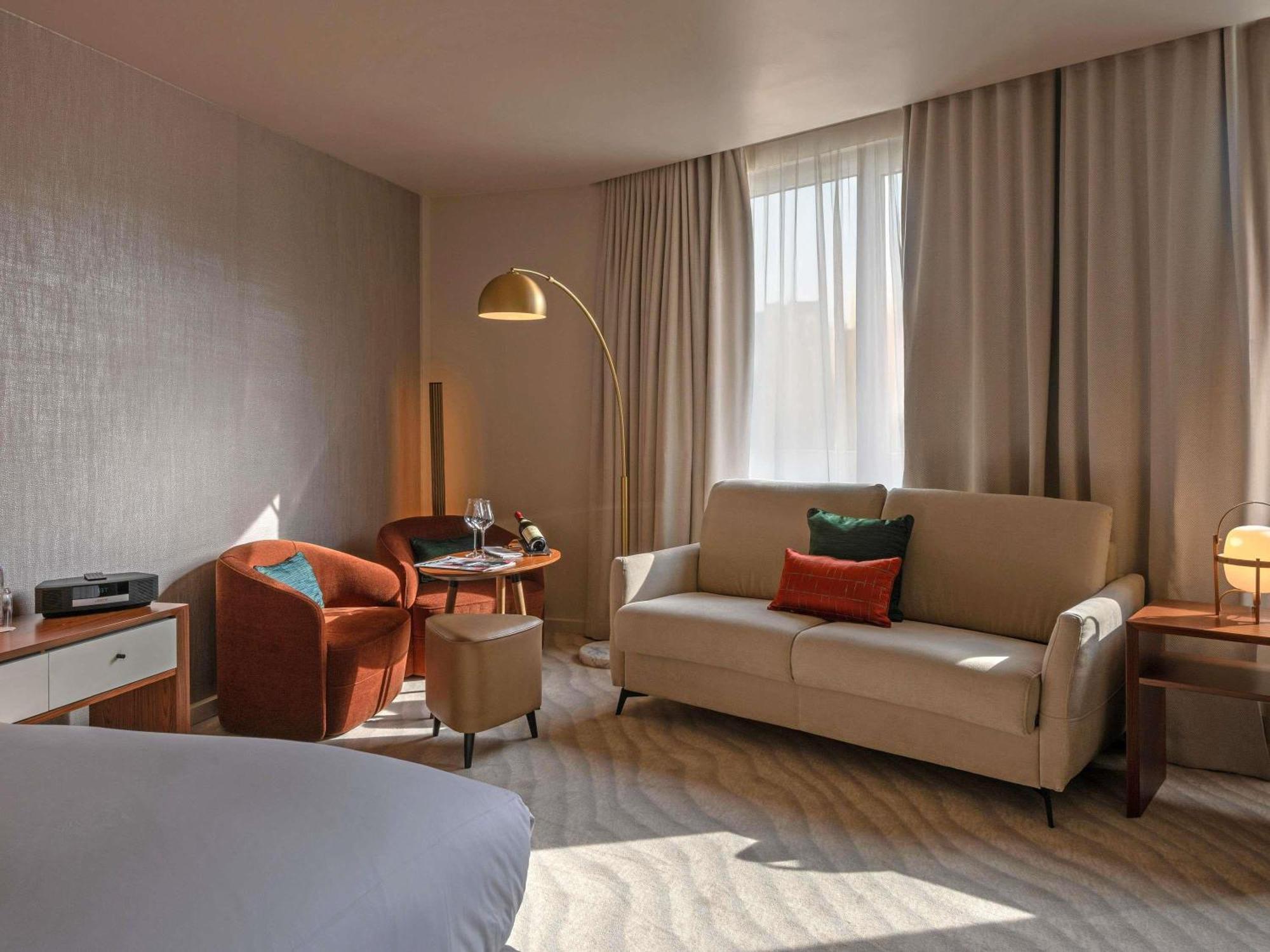 Junior King Suite,1742606112:JPEG