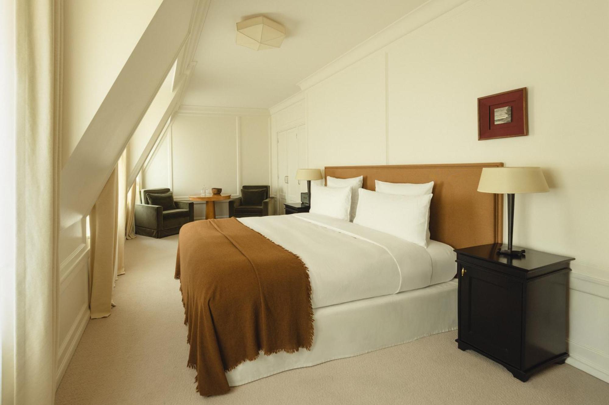 Deluxe Room,1742606609:JPEG