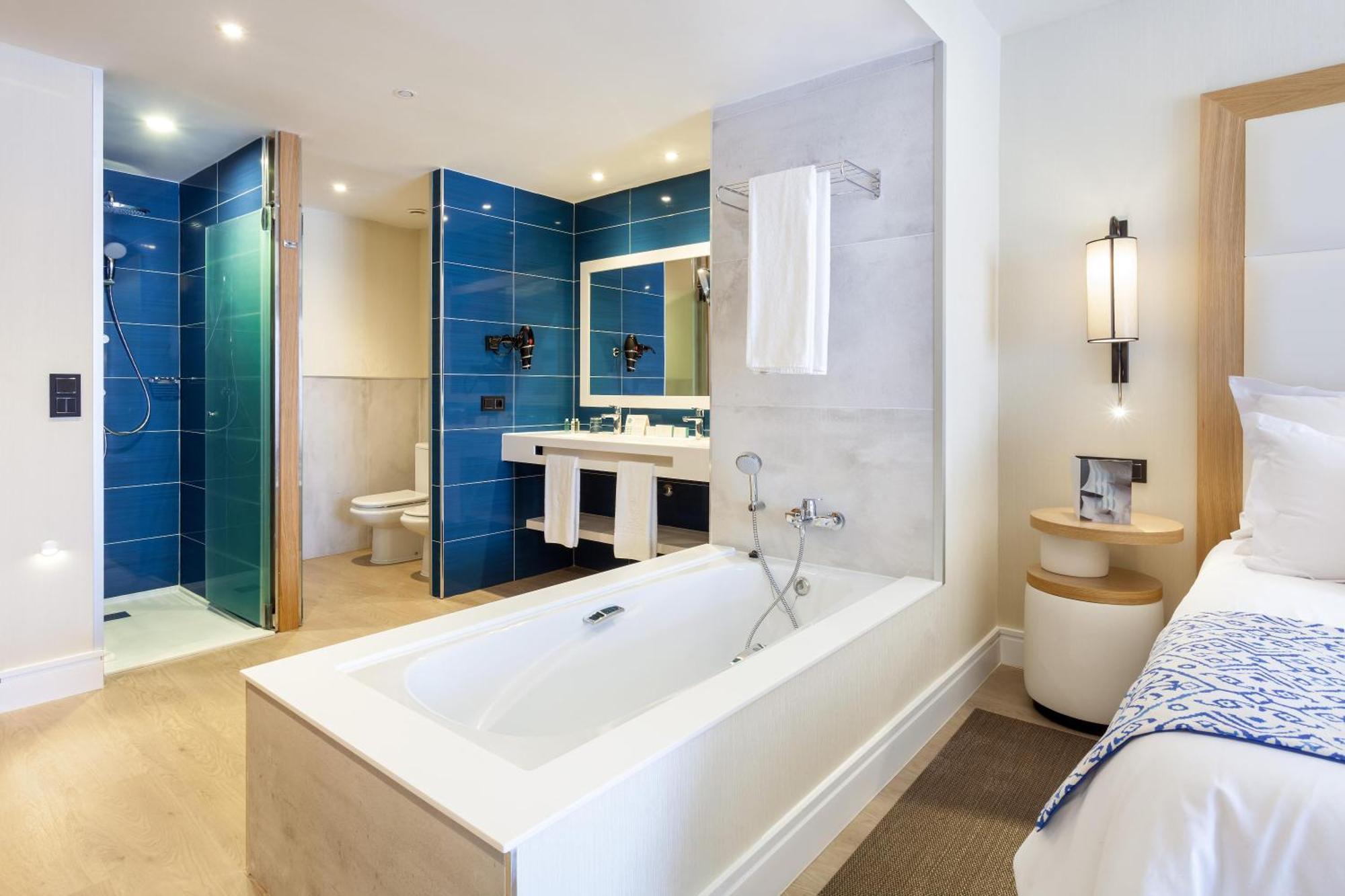 Deluxe Room Side Ocean View