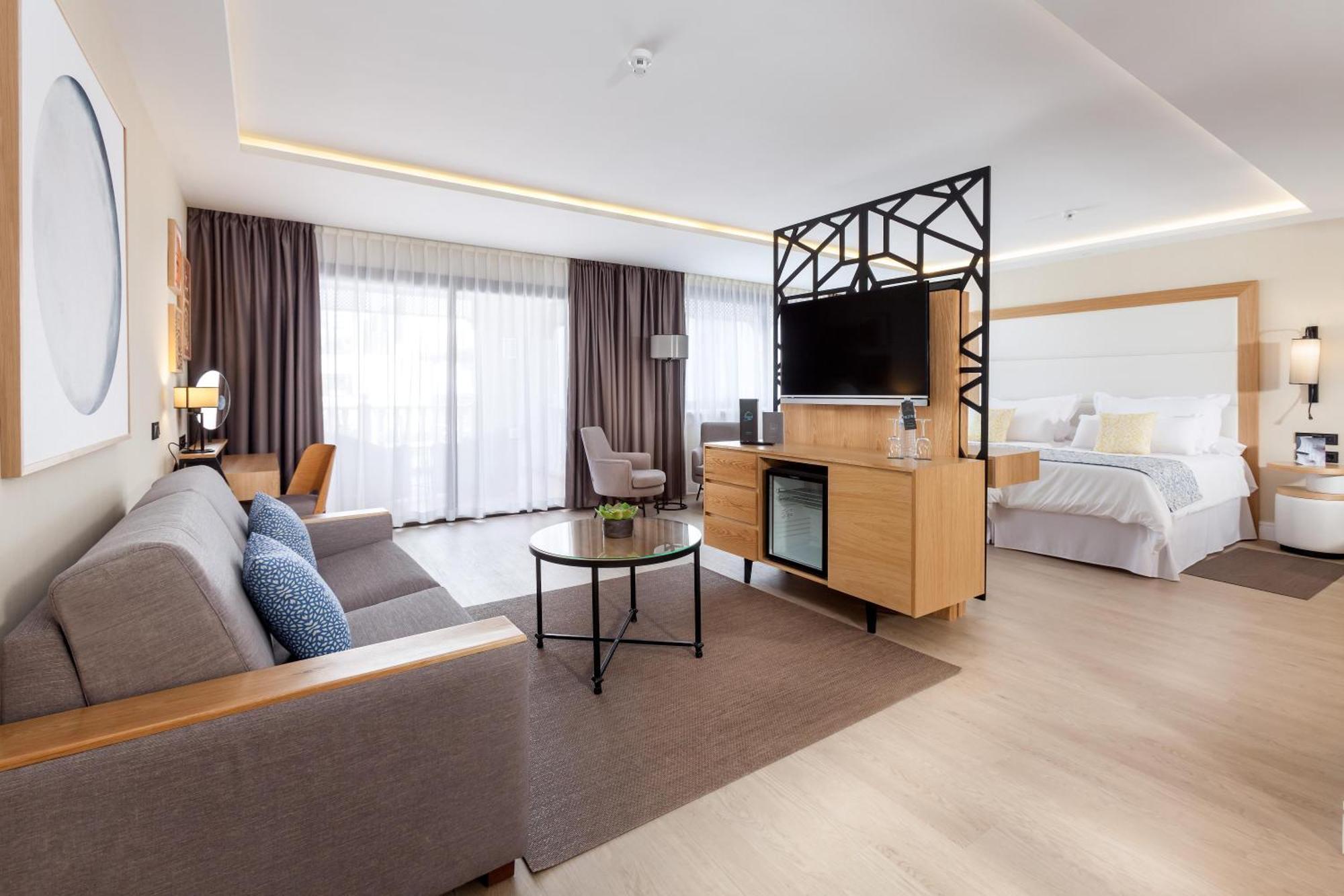 Suite Side Ocean View