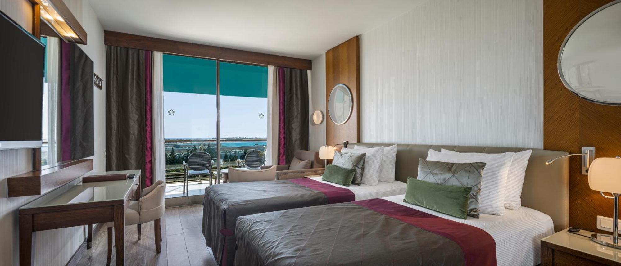 Double or Twin Room with Sea View