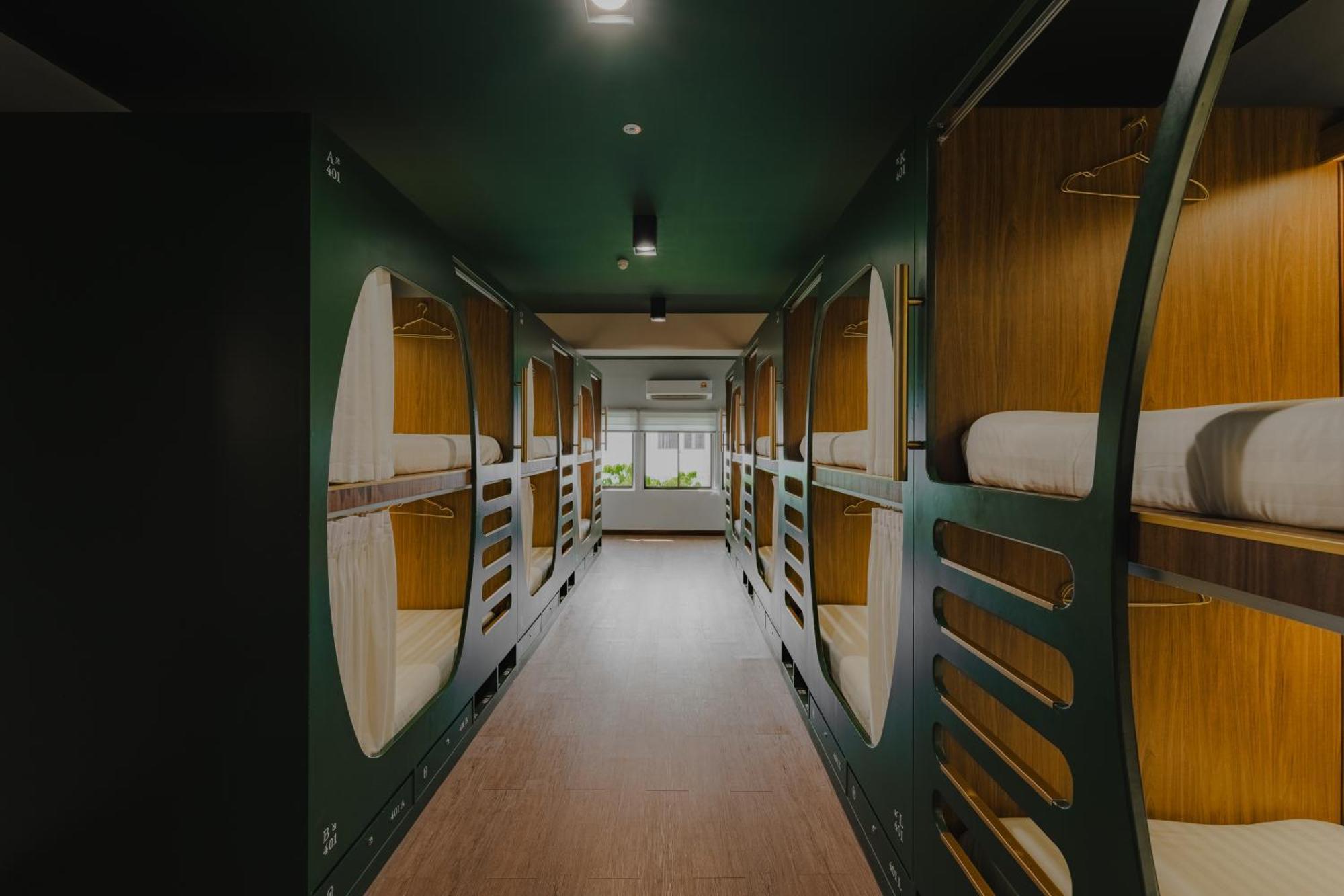 Bunk Bed in Mixed Dormitory Room