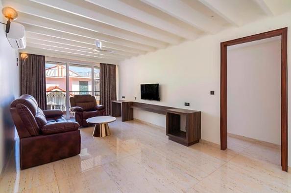 Casa Amor Suite with Living Room