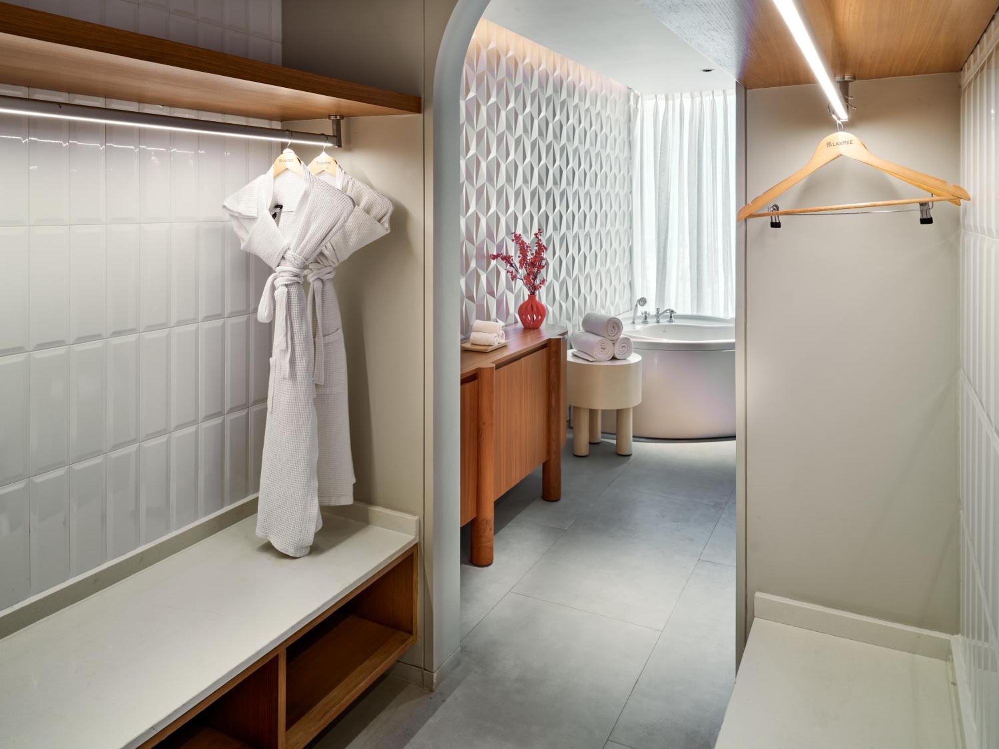 King Suite with Sea View