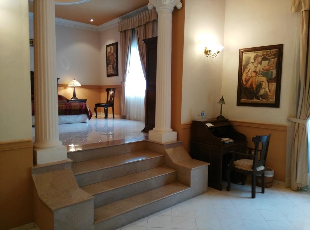 Master Suite with One King Bed & Spa Bath - Garden View