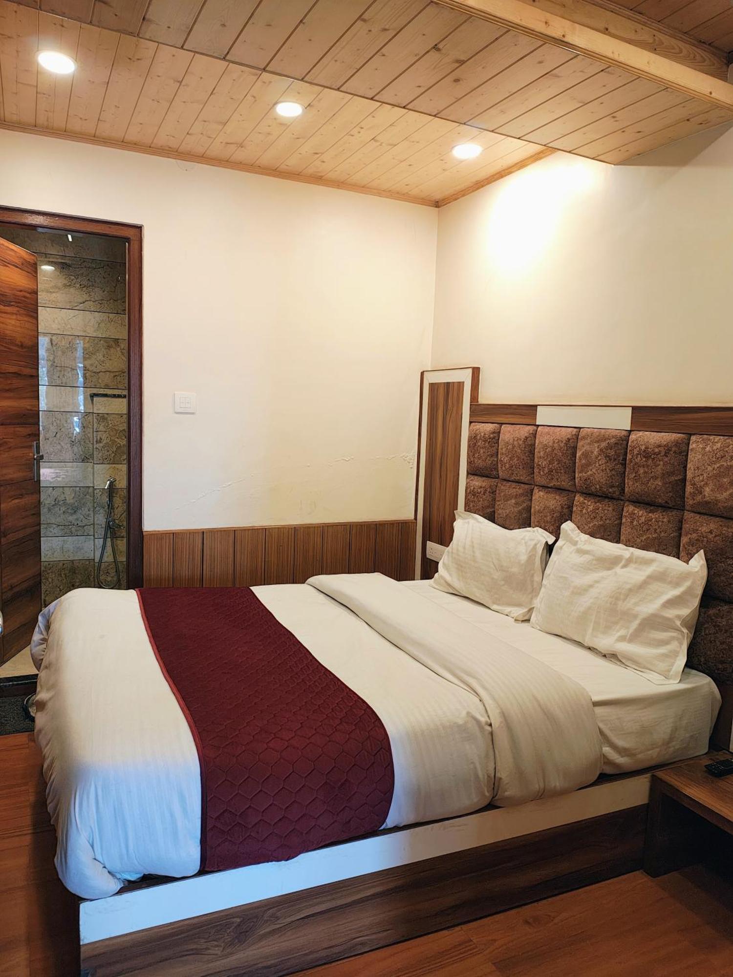 Deluxe King Room,1744034725:JPEG