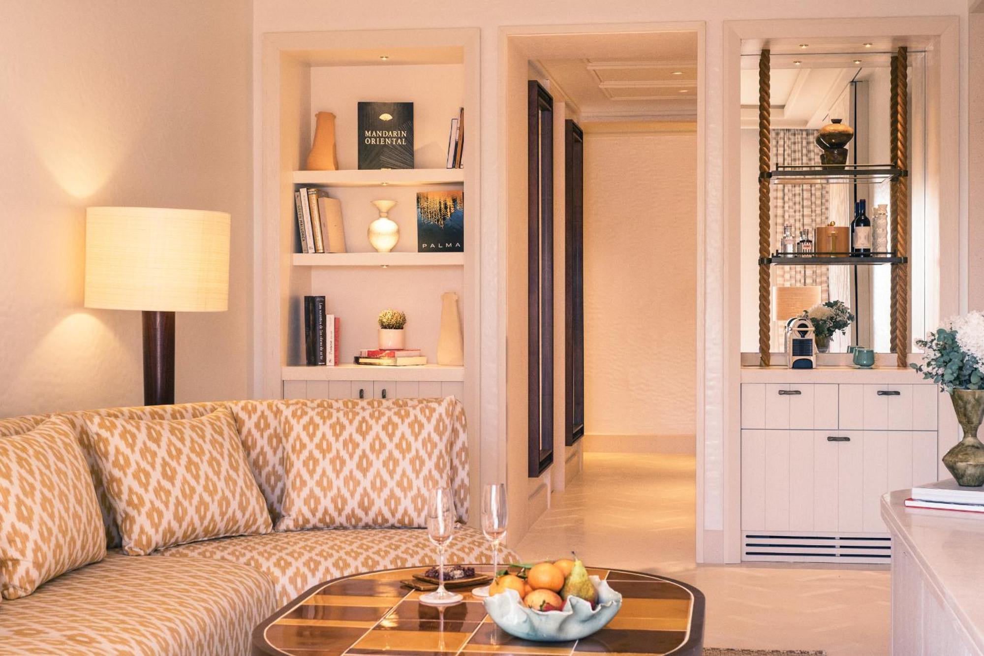 Deluxe Sea View Suite