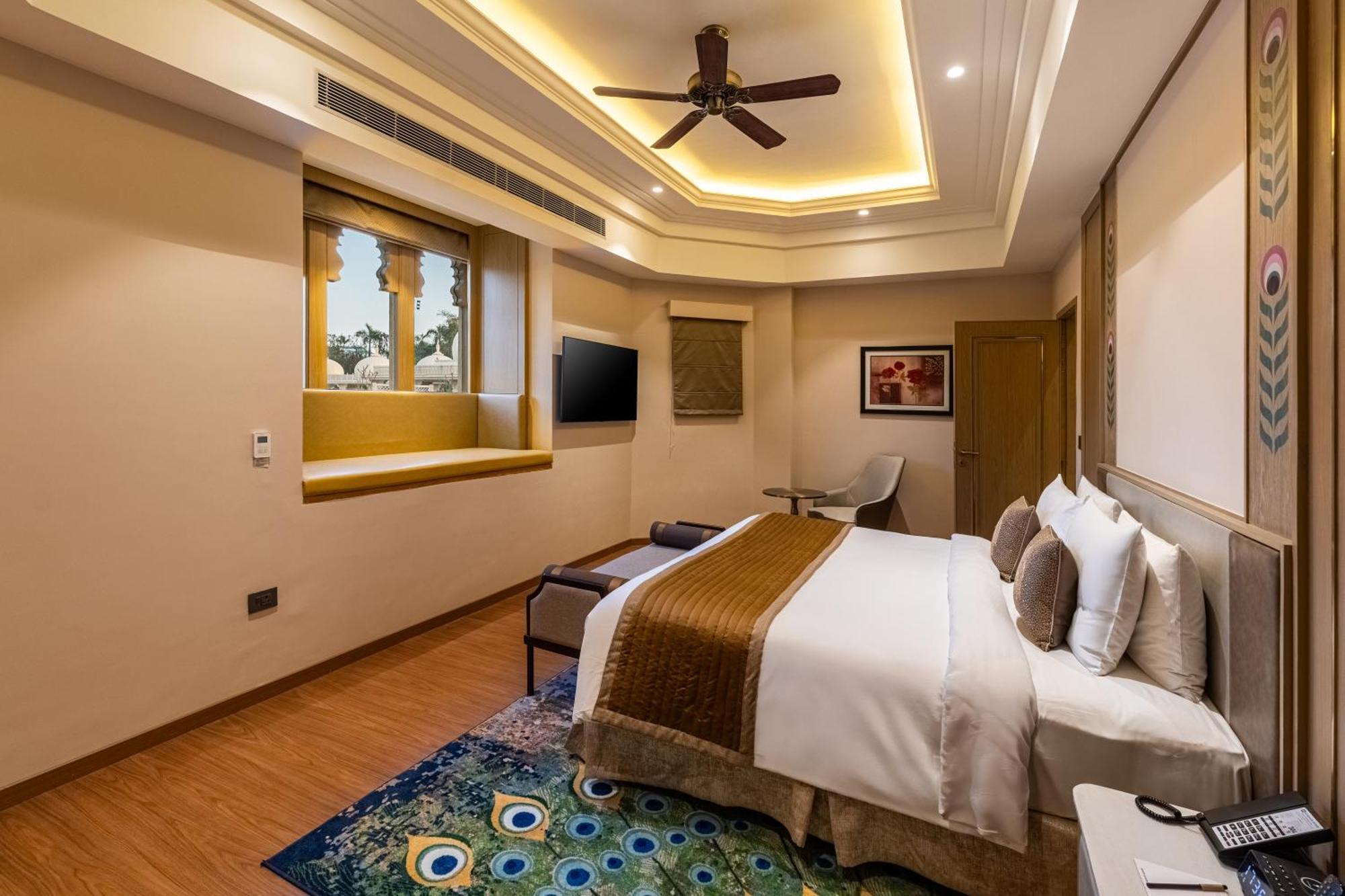 Royal Palace Suite
