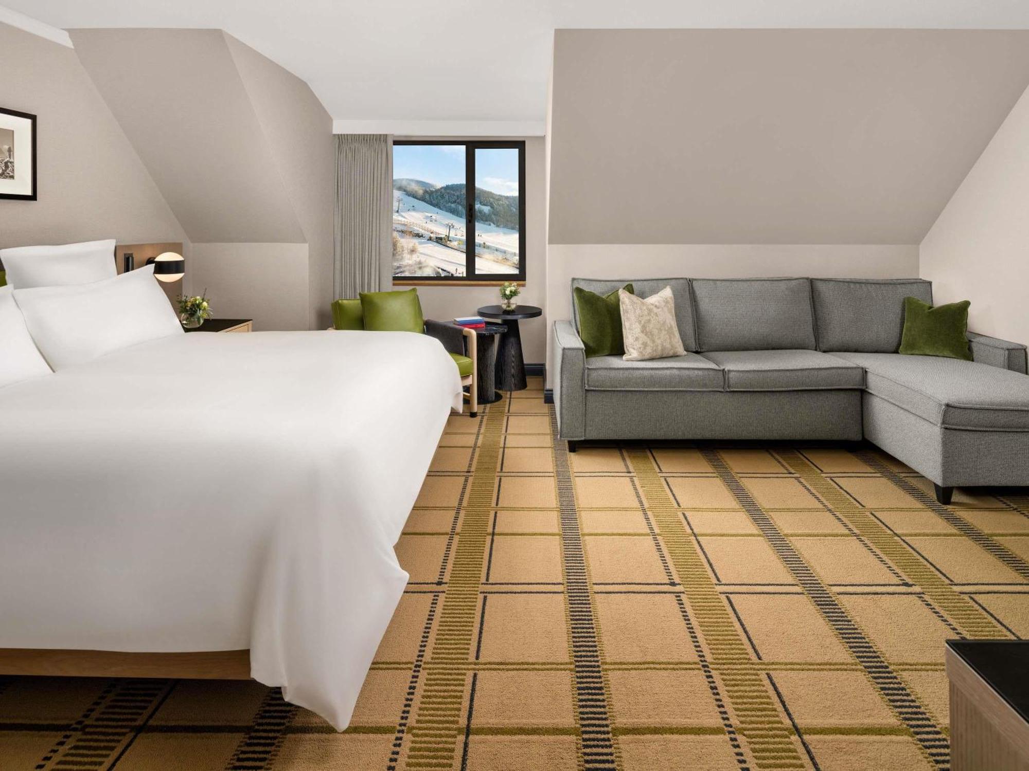Deluxe King Room with View