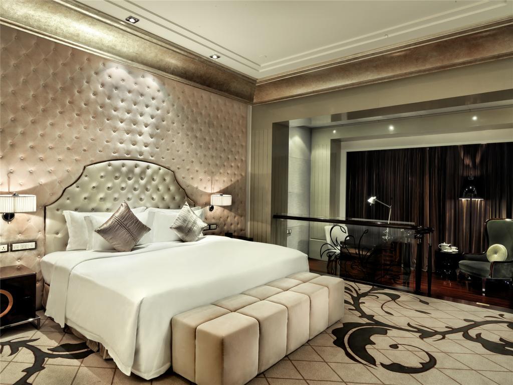 Chateau Premier King Room