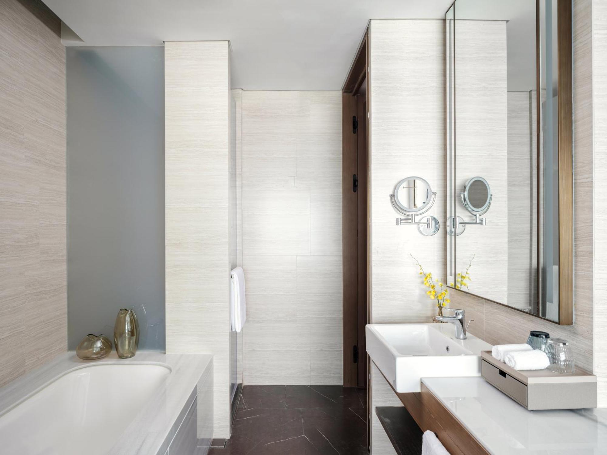 Superior Twin Room with River View